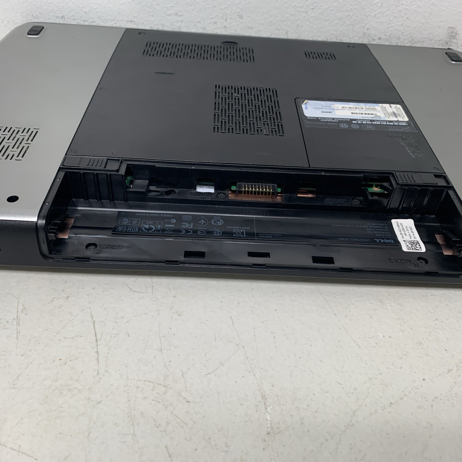 Dell Vostro 3750 17.3″ Intel Core i5-2410M2.30GHz 4GB Ram Wind 10 H Read Descrip