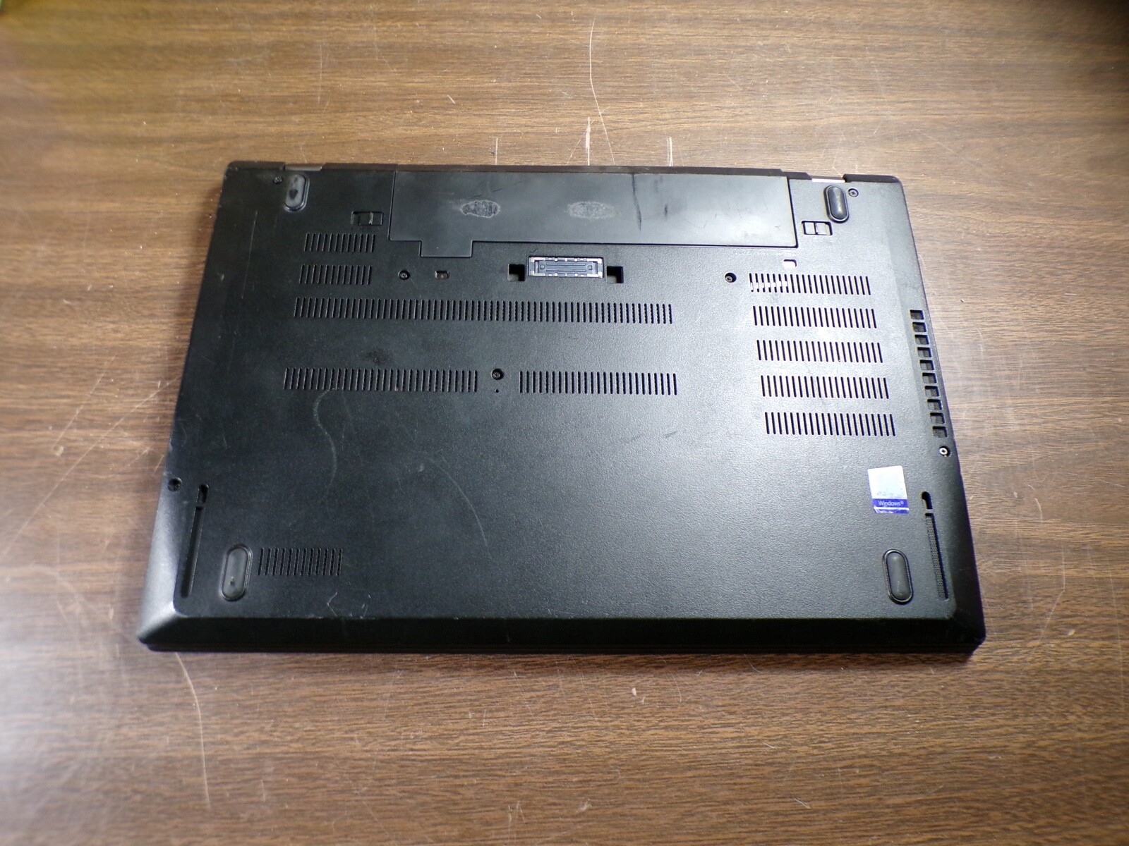 THINKPAD LENOVO T570 INTEL CORE I5-6300U 2.40GHZ 4GB RAM **NO HD/ NO CADDIE