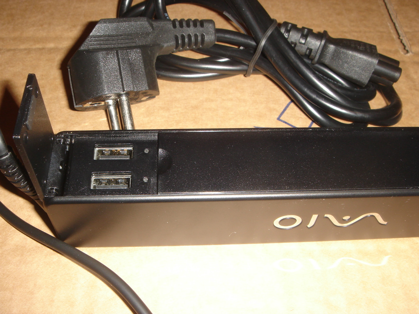 Sony VAIO Power Supply 19.5V 4.7A 90W Genuine New In France
