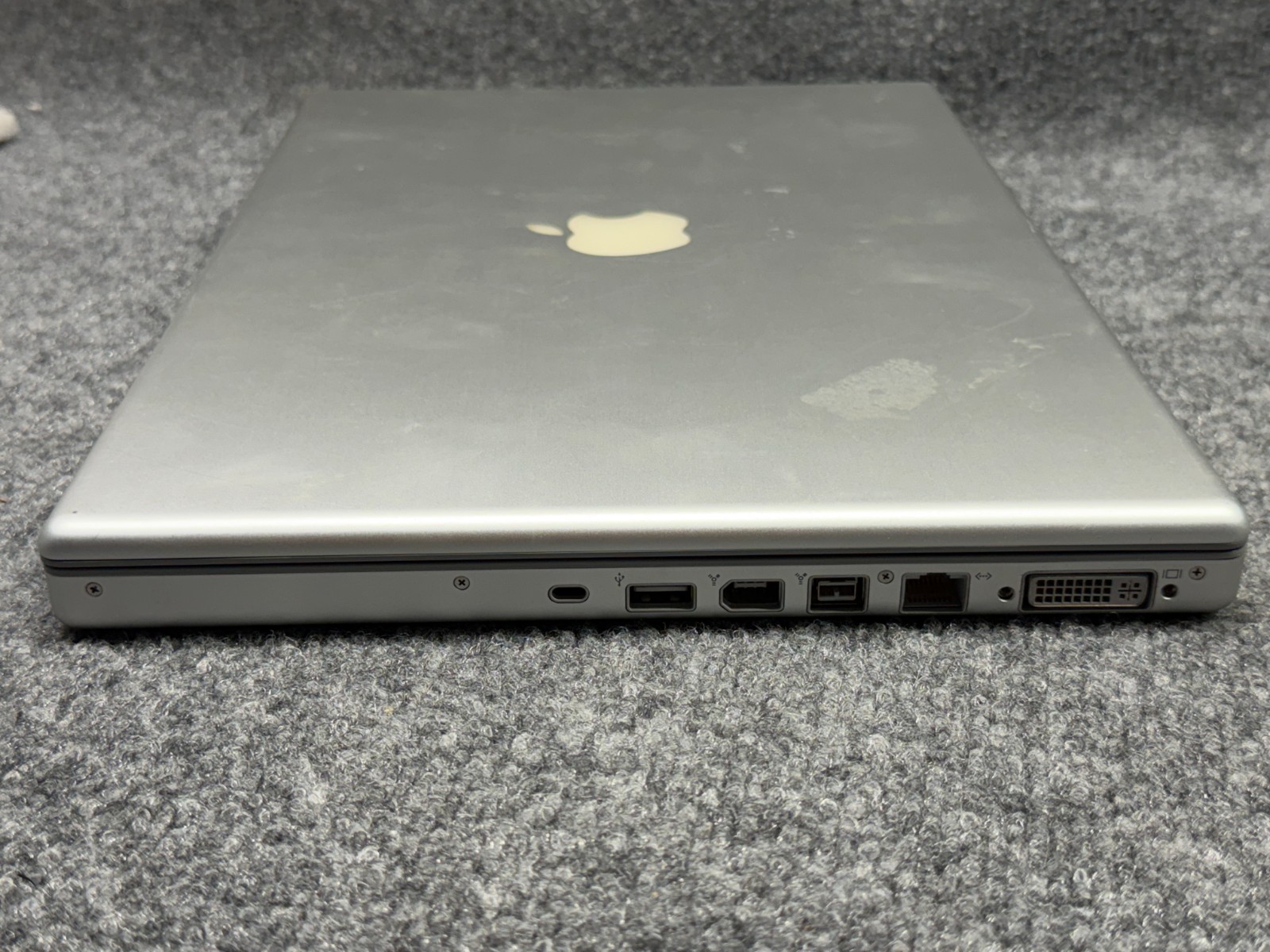 Apple MacBook Pro A1226 15″ Laptop Core 2 Duo T7800 2.60GHz 2GB RAM 200GB HDD