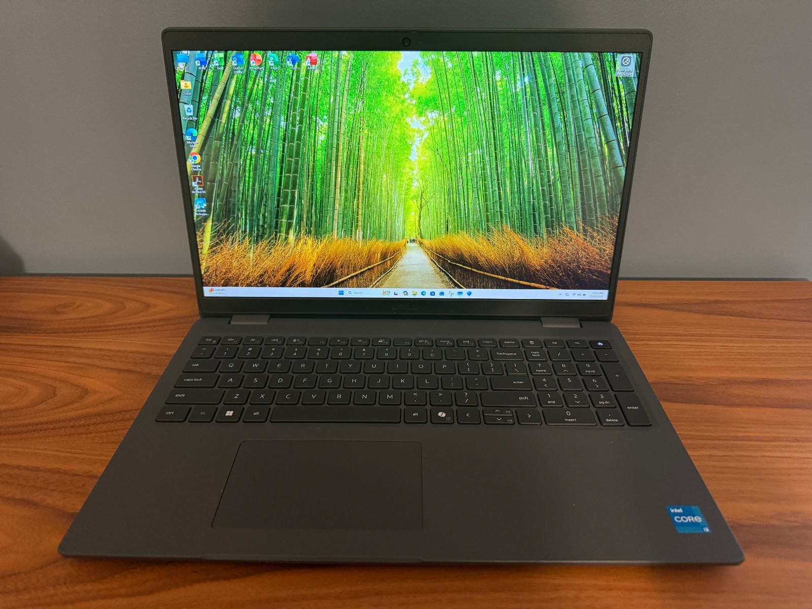 Dell Latitude 3550 Laptop 15.6″ FHD i3-1315U 8GB Ram 256GB SSD W11 Pro New Batt.