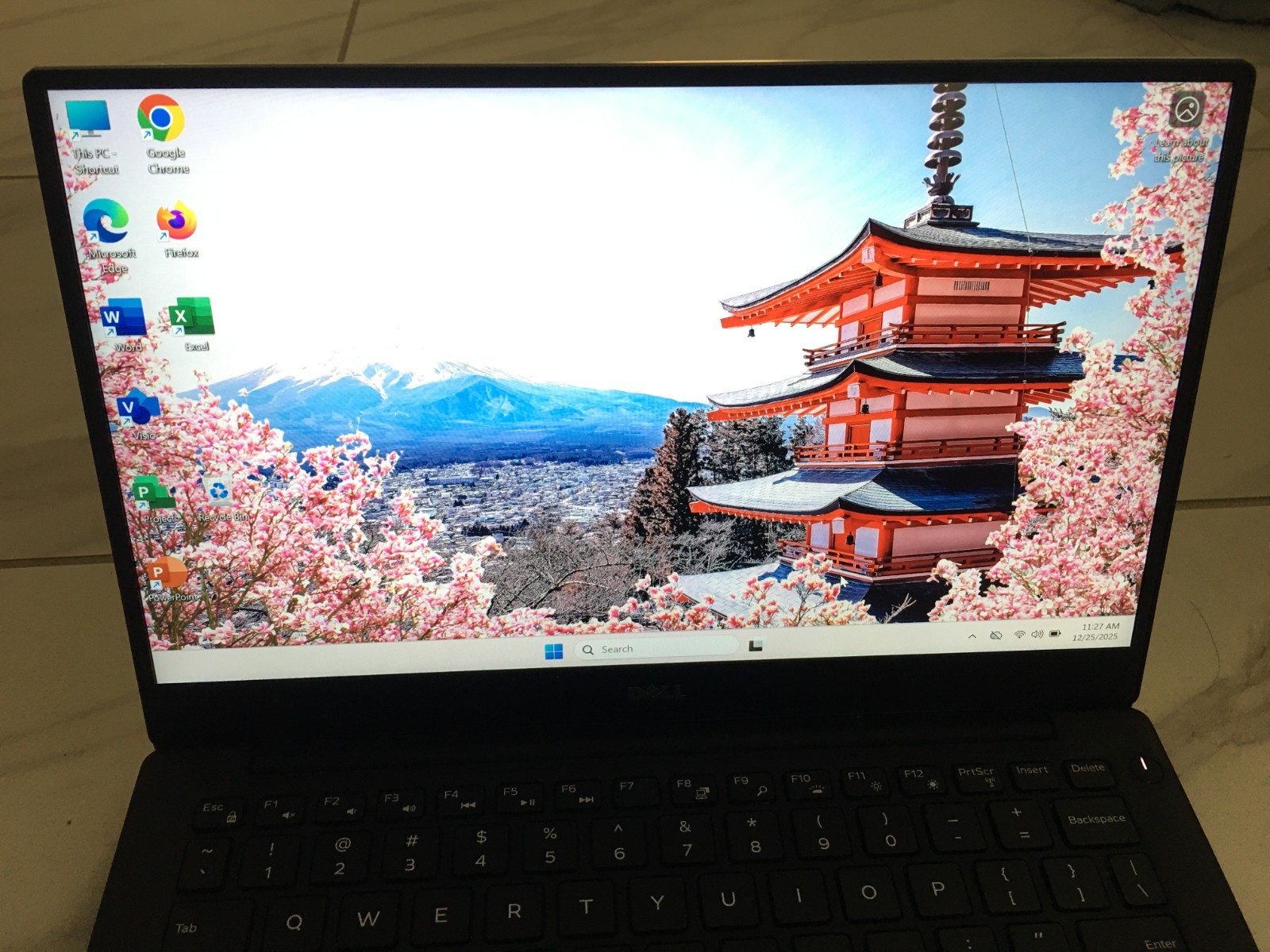 Dell XPS 13 Intel i5-7200U 2.5GHZ, 256GB NVMe, 8GB RAM, Win11 Office 2024