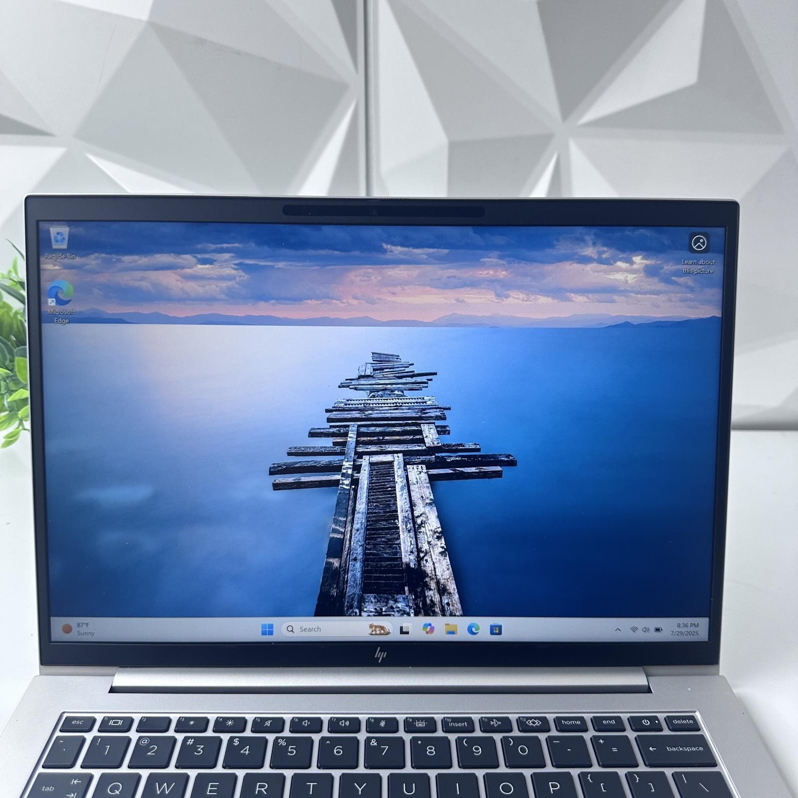 HP EliteBook 840 G11 Laptop, 14″ Touchscreen, Ultra 5 135U, 32GB RAM, 256GB SSD