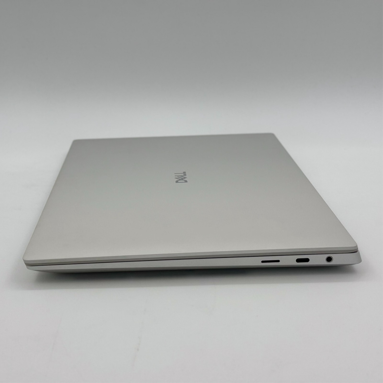 Dell Premium 14.5″ 3.2K OLED Touch Laptop Intel Ultra 7 255H 32GB 1TB SSD