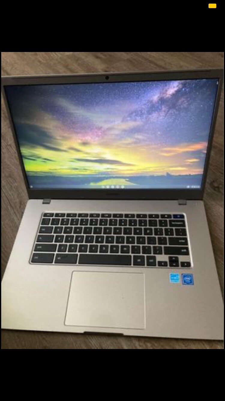 Samsung Chromebook 15.6″ (32GB eMMC, Intel Celeron, 1.1GHz, 4GB RAM) – Platinum