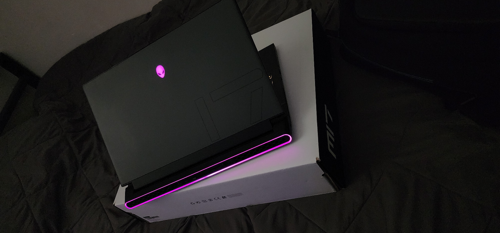 Alienware M17 R2