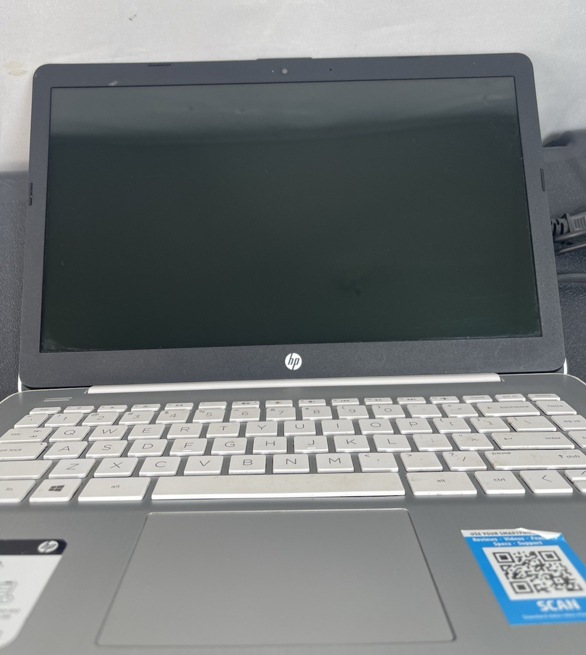 HP Laptop Stream 14 AMD A4-9120e Radeon R3 4 Cores 4GB 1.50 GHz 13.5″