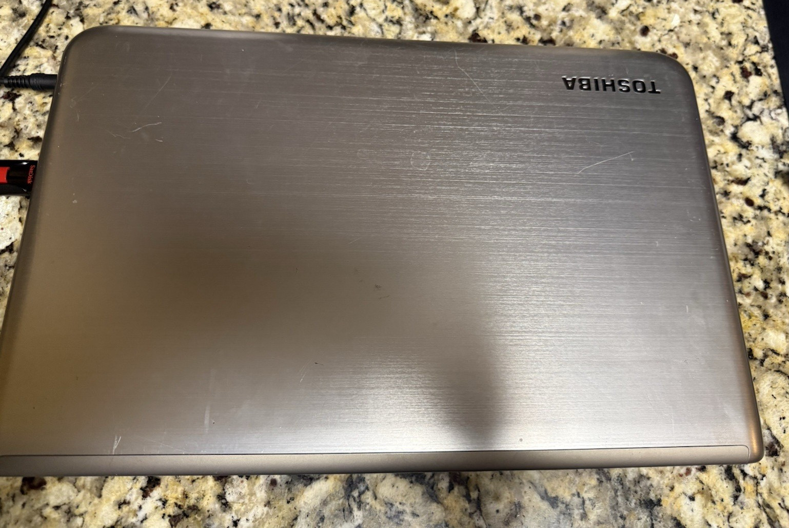 TOSHIBA SATELLITE P55T A5202 1 TB HDD – INTEL core I5 – 8GB RAM window 11 pro