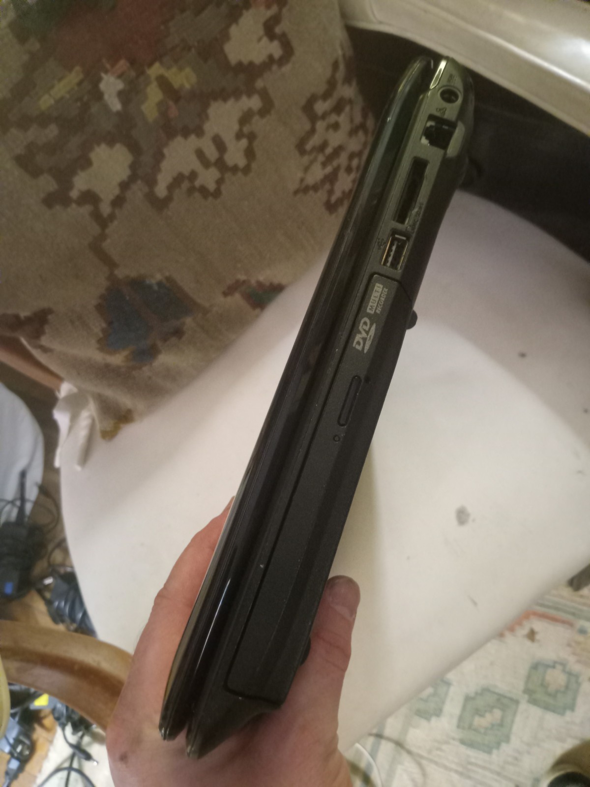 Asus K52F-BBR5 Intel Pentium P6100 2GHz 3 GB needs power cable