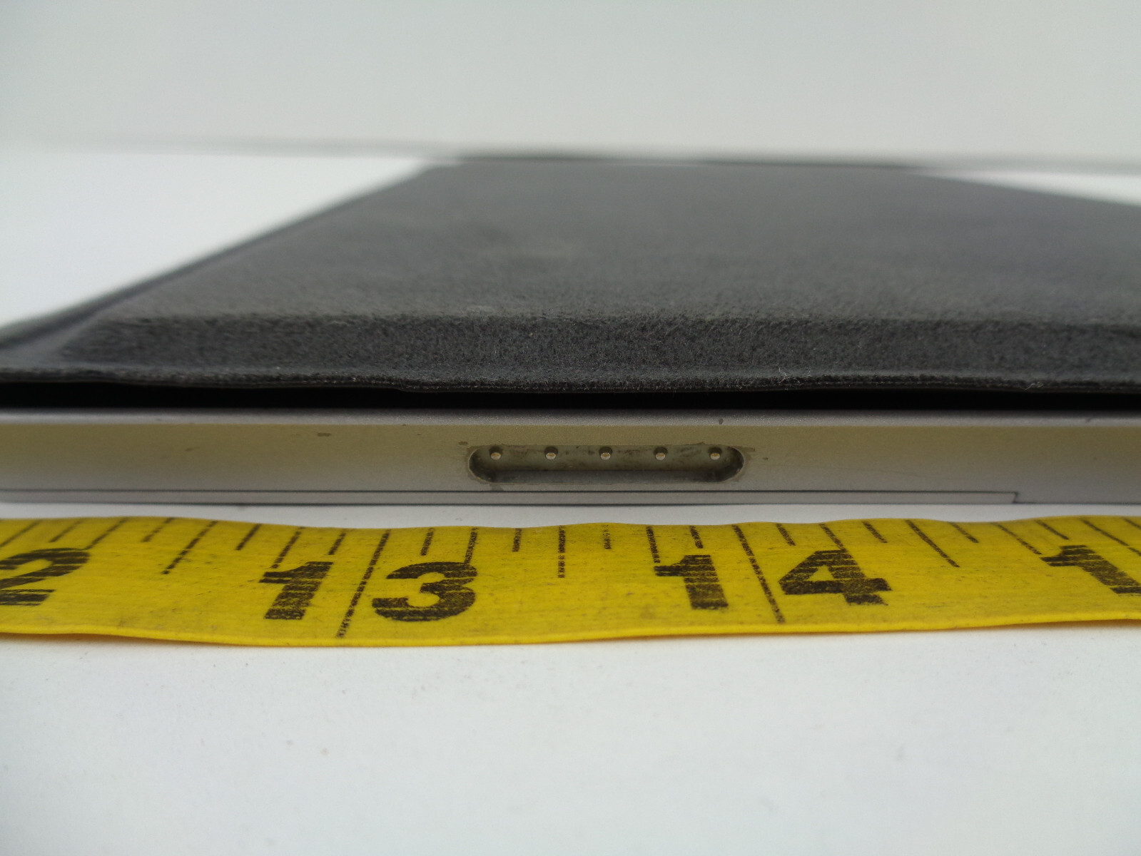 Microsoft Surface RT Tablet with Keyboard & Charger 64GB 2 GB RAM Touchscreen B
