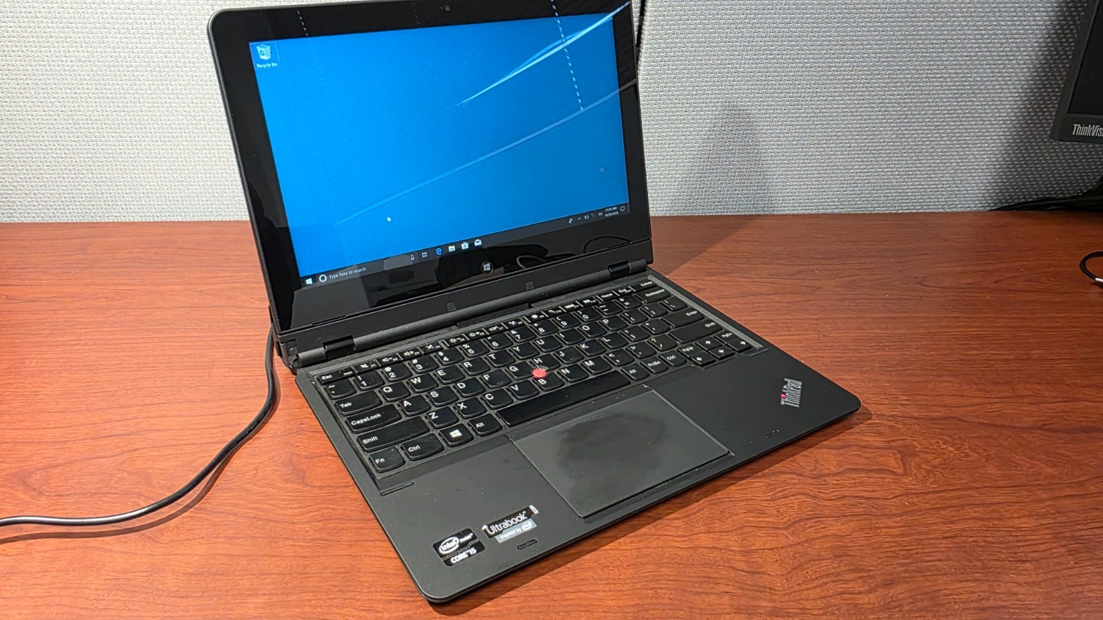 Lenovo ThinkPad Helix Ultrabook 2-in-1 Intel Core i5-3427U, 4gb RAM, 180gb HD
