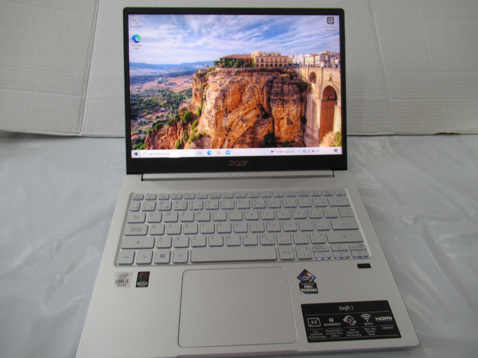Acer SF313-52-526M Swift 3 13.5″ QHD i5-1035G4 1.1GHz Intel Iris Plus Graphics