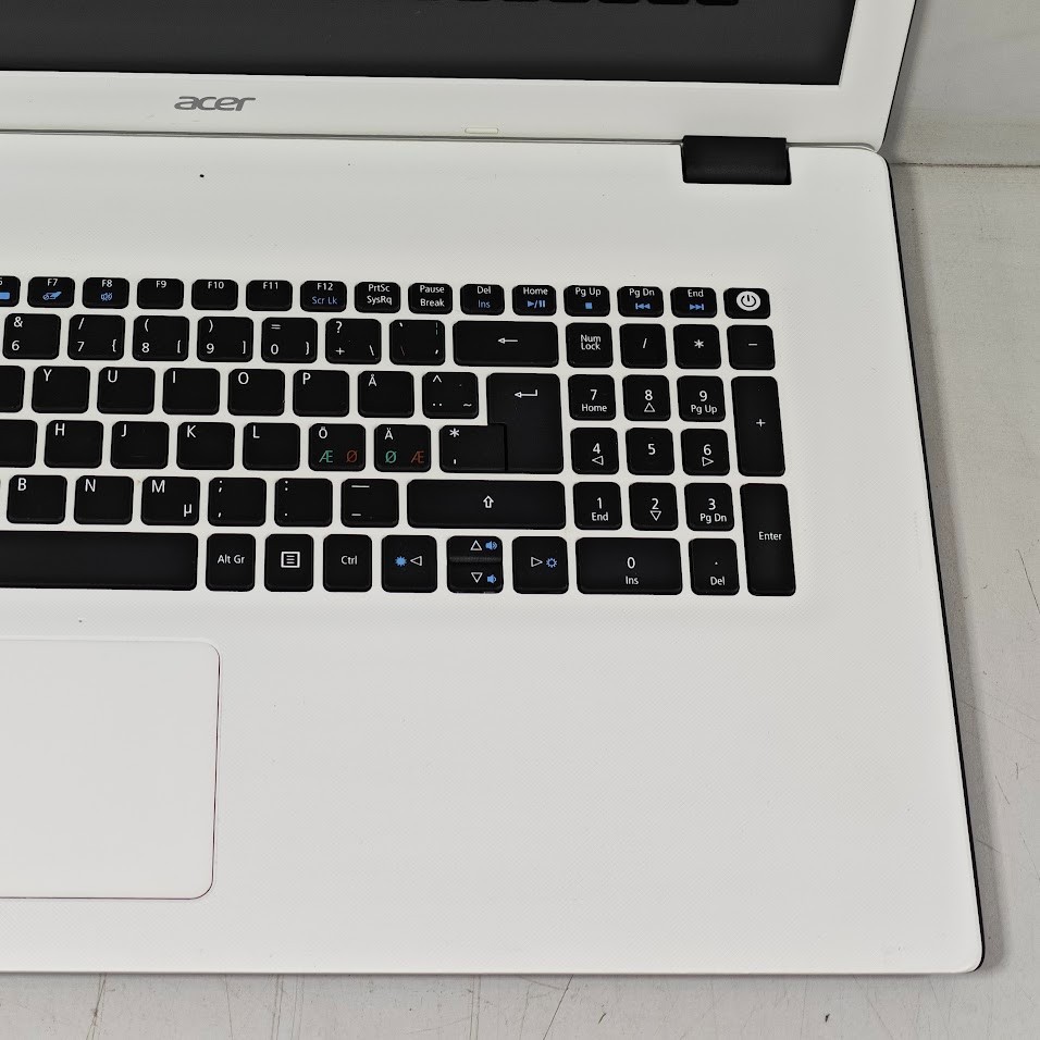 Acer Aspire E5-722G-88DQ Laptop – AMD A8-7410, AMD Radeon R5, 8GB RAM