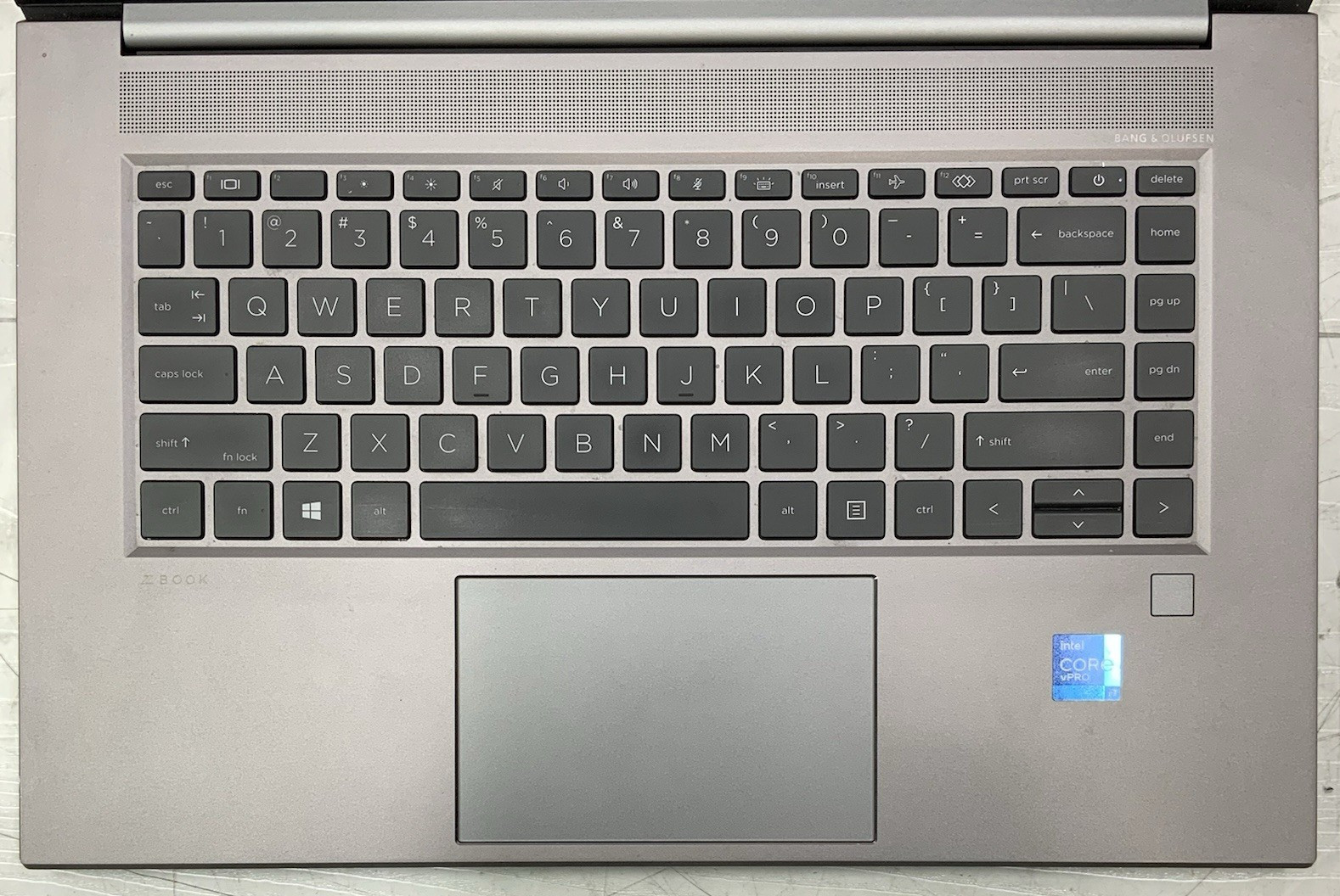HP ZBook Studio 15 G8 Intel i7-11850H 512GB NVMe 32GB DDR4 RTX A2000 *READ