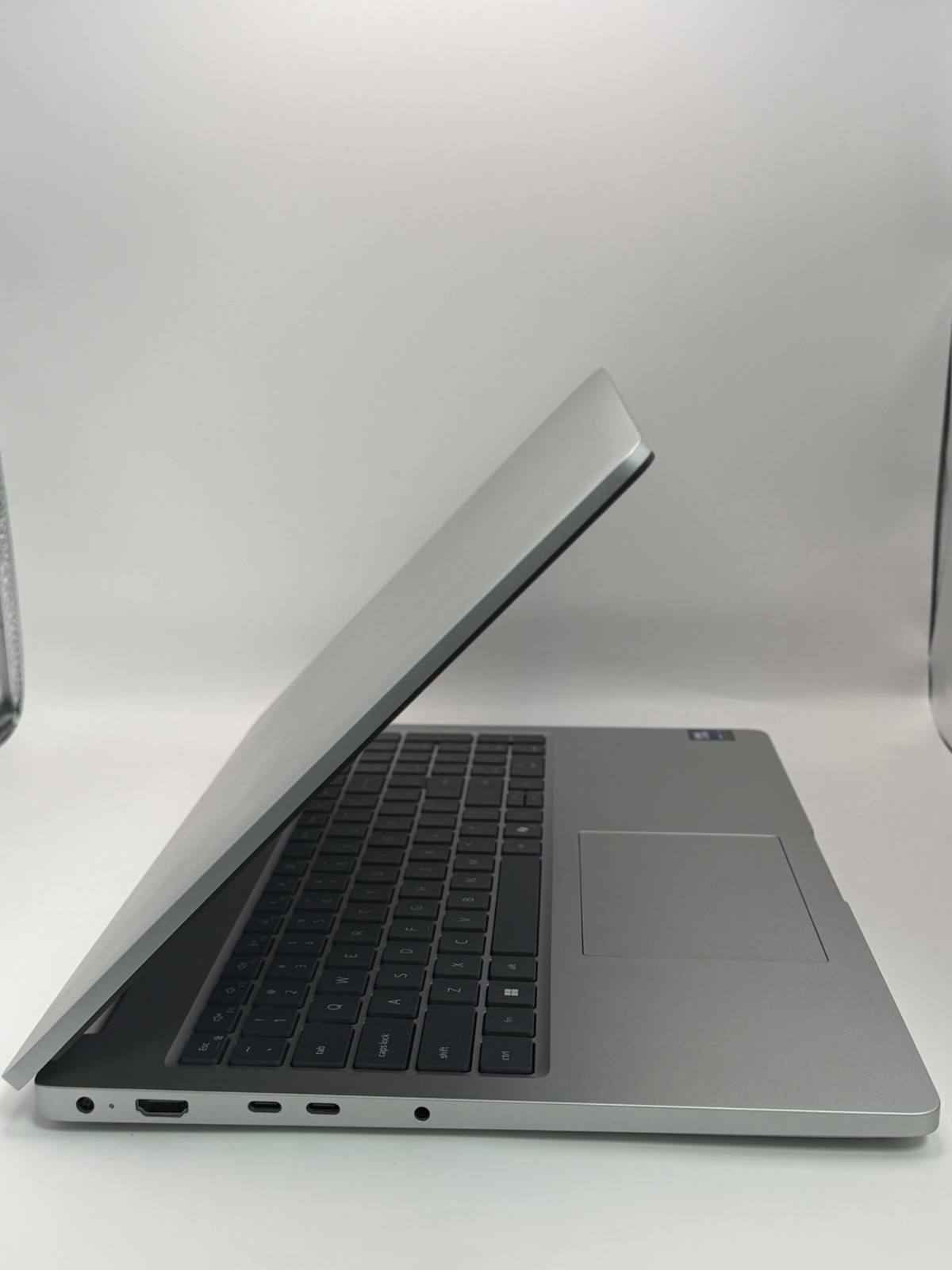 Dell Pro 16″ Laptop PC16250 Ultra 5 235U 16GB 512GB SSD 16” FHD W11P – GRG36