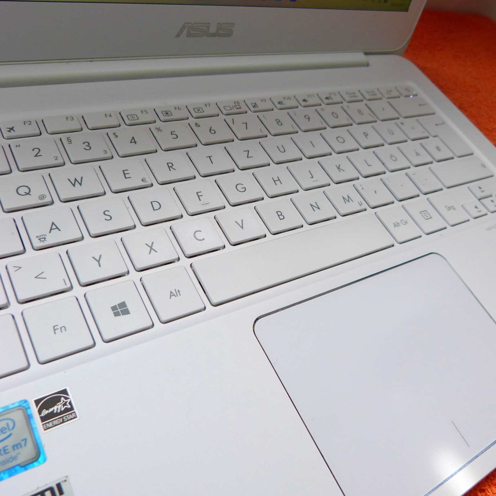 Asus UX305 ZenBook PRO Bang Olufsen Sound CORE M7 L 13″ QHD I Windows 11 SSD