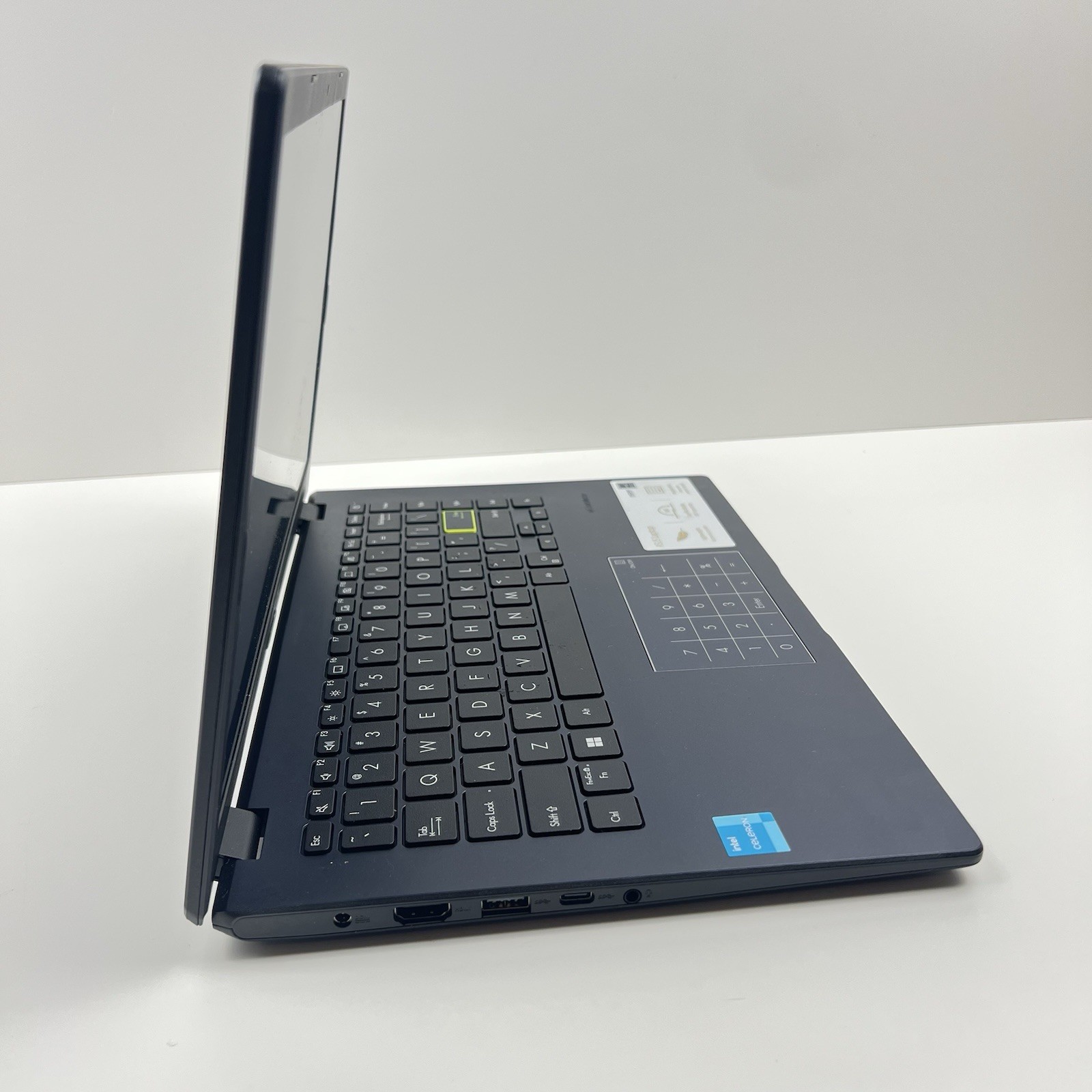 ASUS E410M 14″ 64GB eMMC Intel Celeron N4020 1.10GHz 4GB RAM | Weak Battery