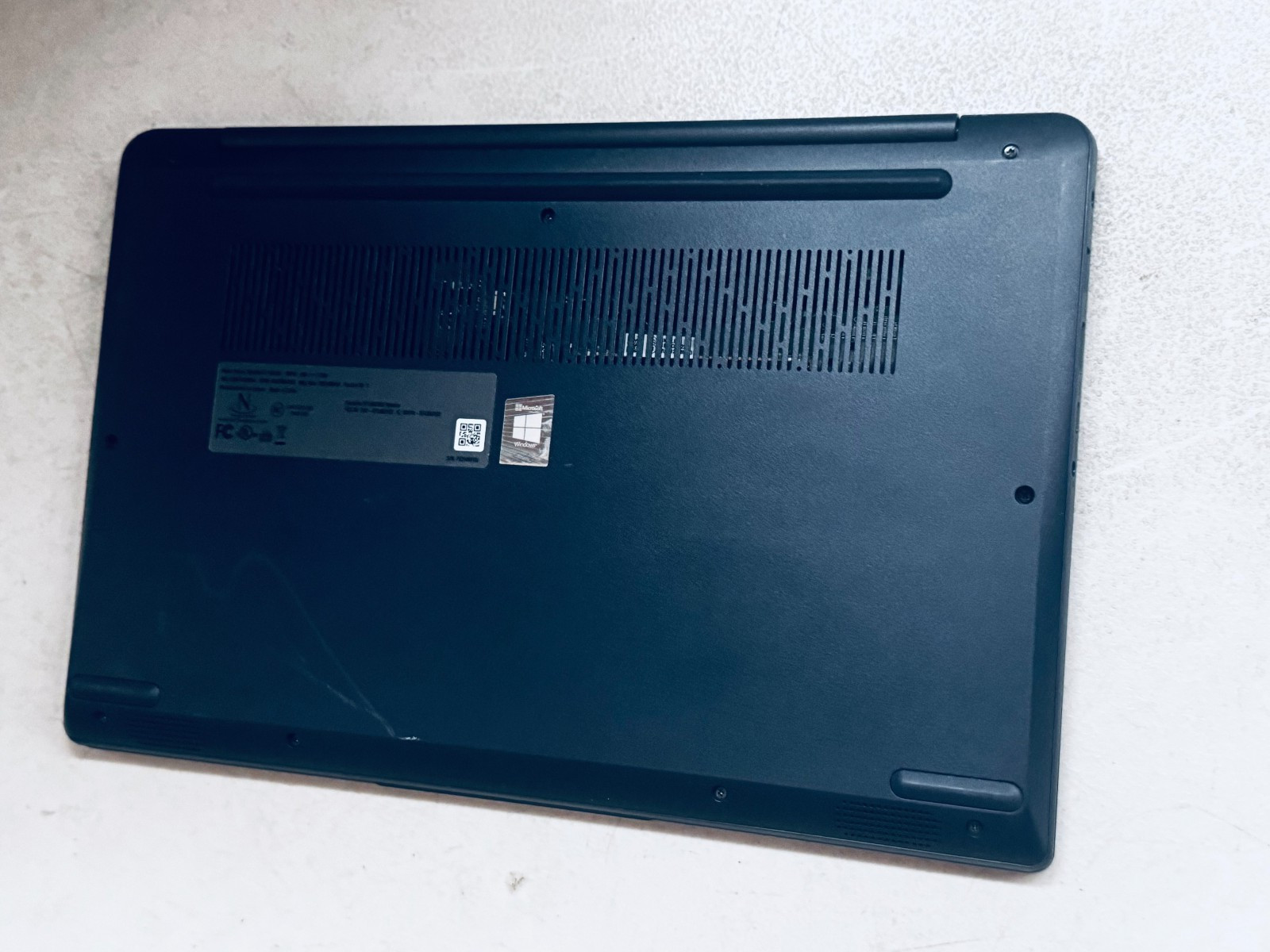 Lenovo IdeaPad Gaming Laptop-AMD Ryzen 5-12GB RAM-256GB-2GB VIDEO-12hr. Battery