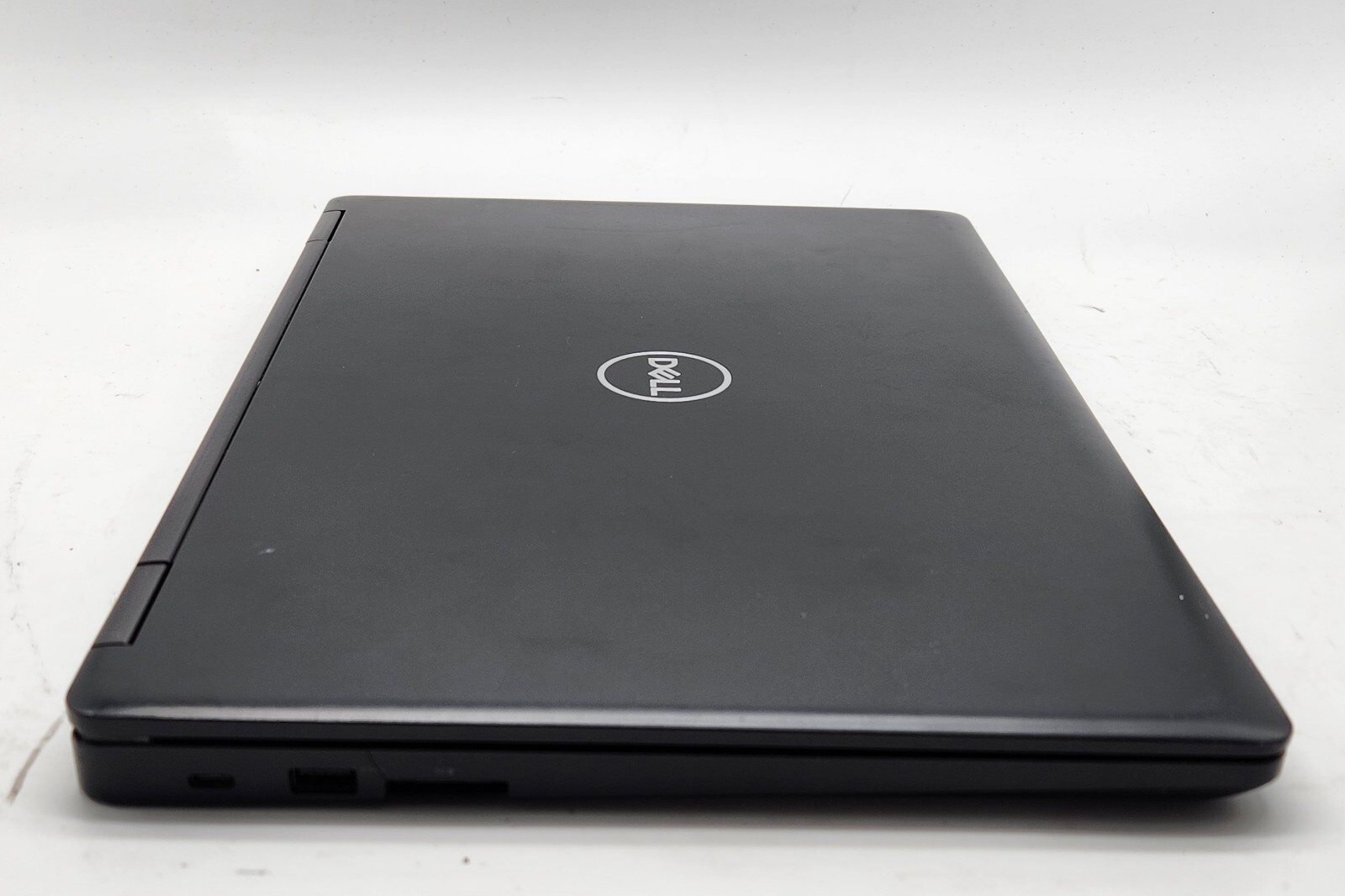 0326-04 Latitude 5590 w/charger.No webcam!i5 8th gen(4cores).8GB.128GB M.2.15.6″