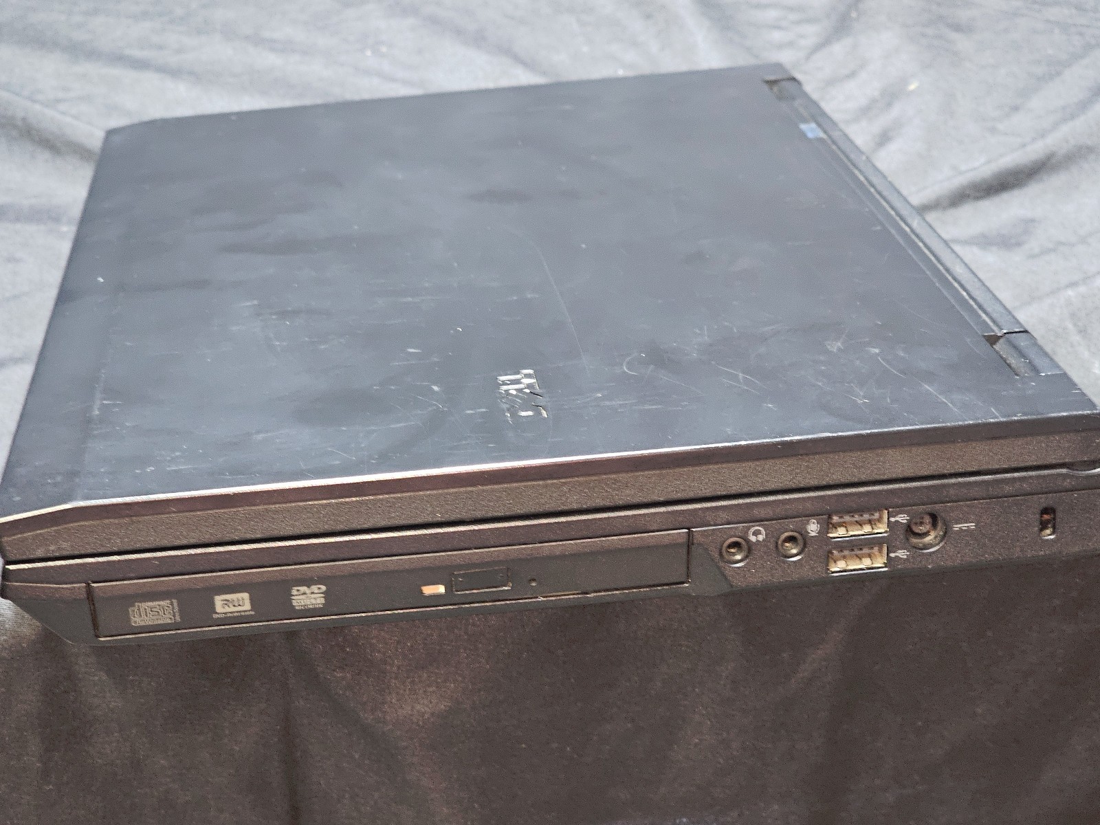 Dell Latitude E5400 Laptop | Screen Damage | 2GB RAM | Vista Basic | No AC | C2D