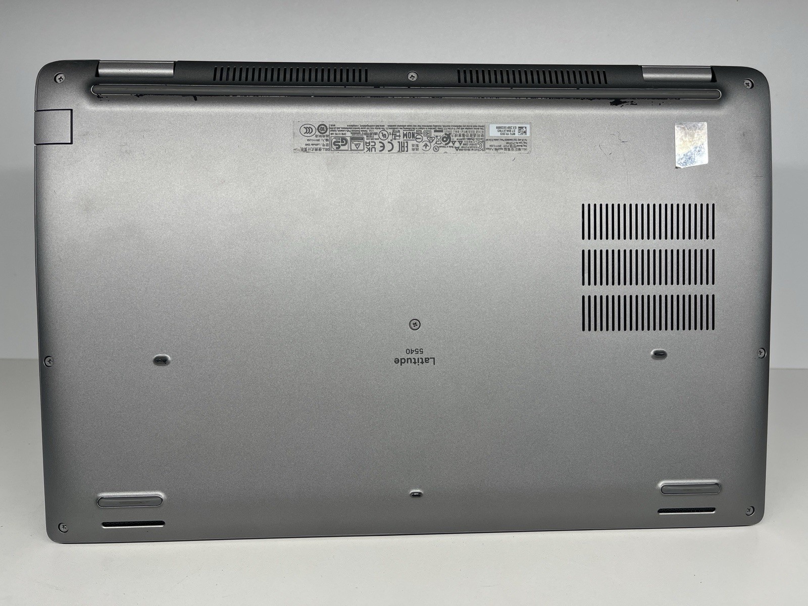 DELL LATITUDE 5540 I5-1345U 15.6″ 8-32GB RAM(config) 512GB NVMe Win11 Pro Touch