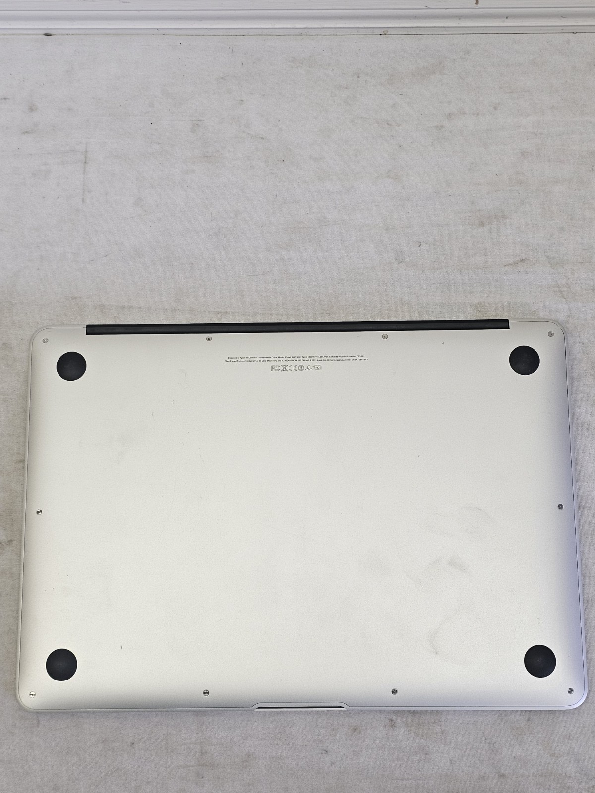 Apple MacBook Air A1466 Laptop – i5-4250u – 4GB RAM – 128GB SSD – NO OS – READ