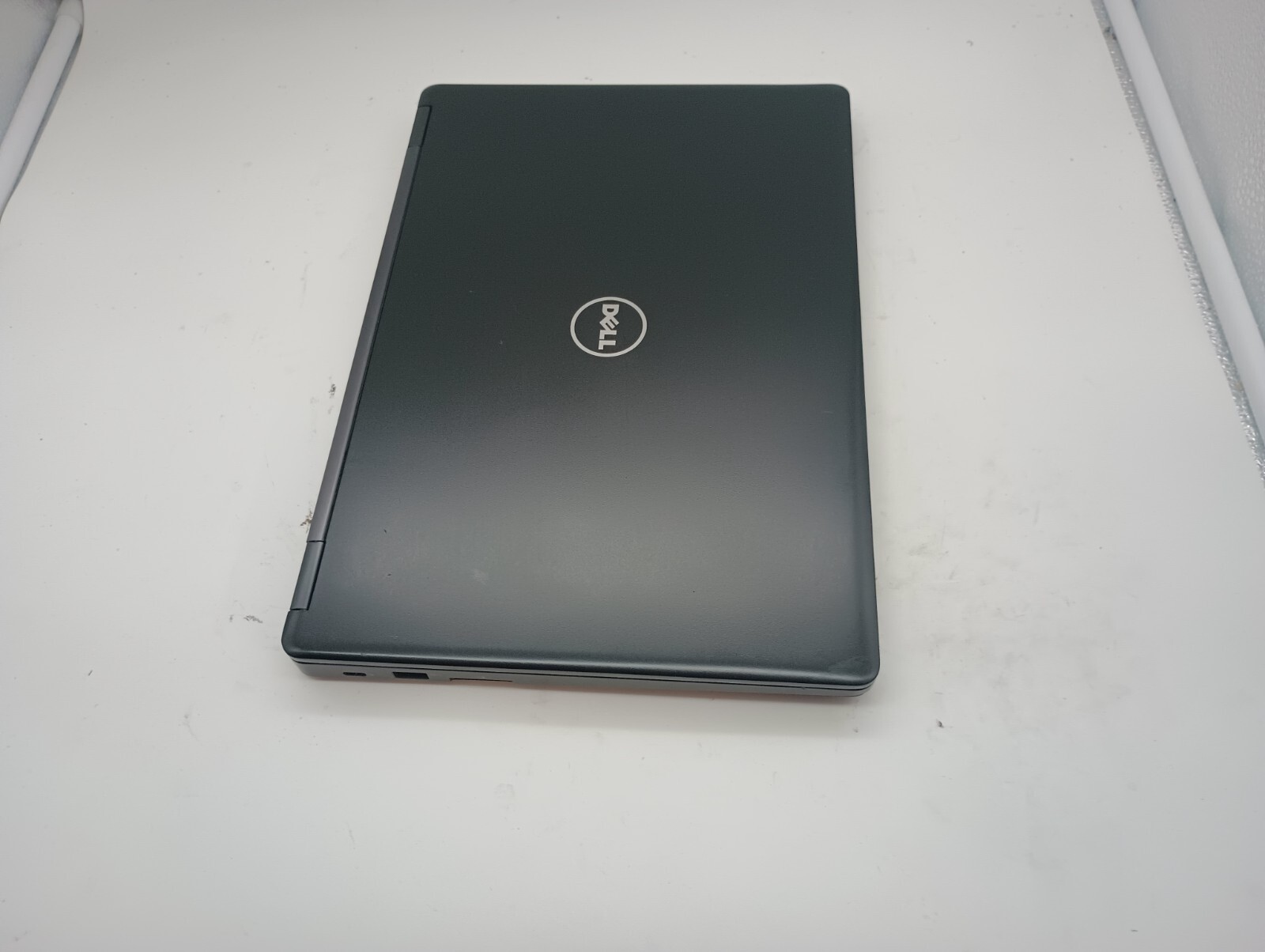 8146 Latitude5480 w/charger. (No webcam!!)i5 6th gen.8GB.128GB SSD.14″.W11.