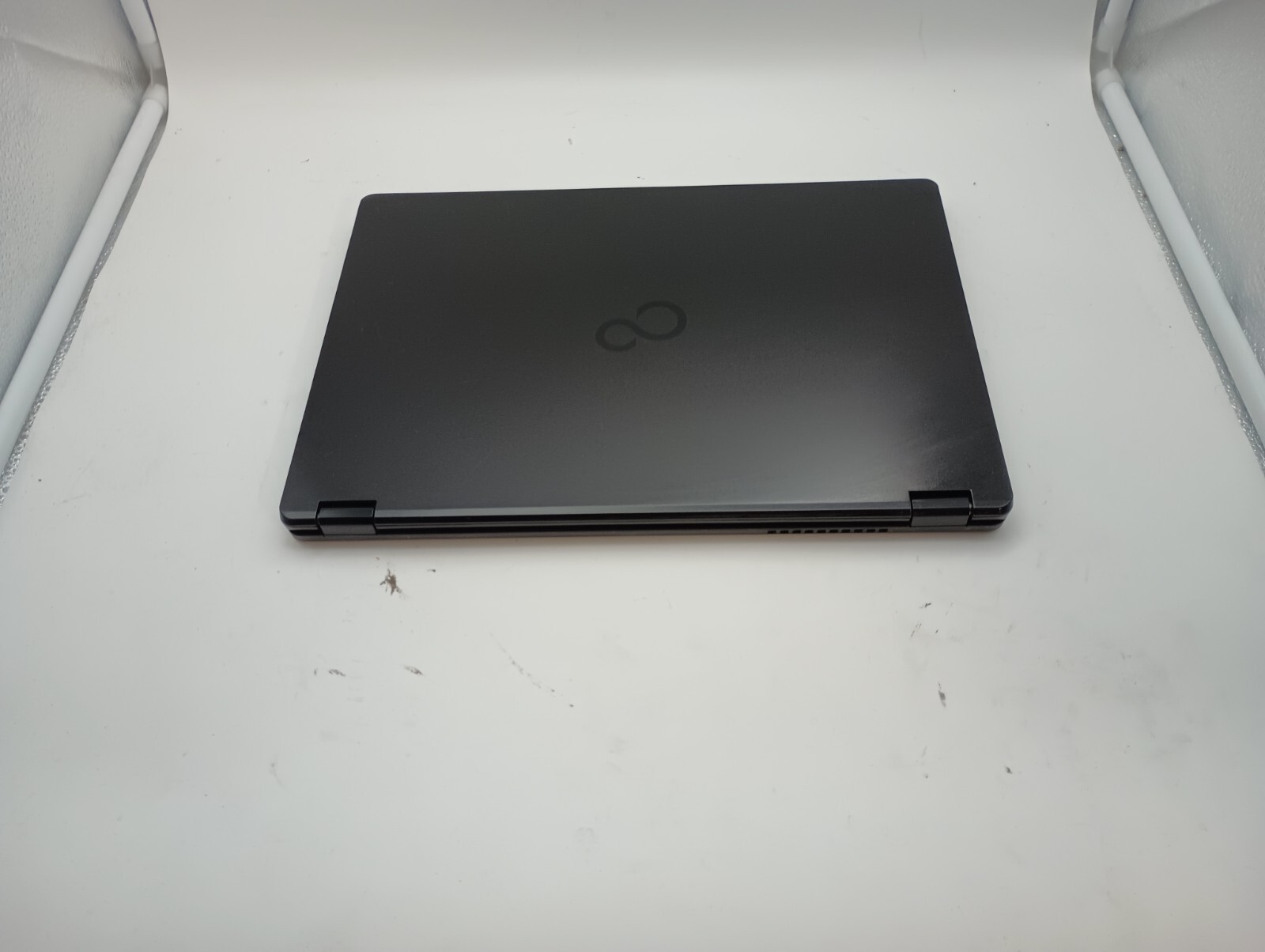 7081 LifeBook U747 w/genuine Fujitsu Charger!! i5 6th gen.8GB.256GB M.2.14″ FHD.