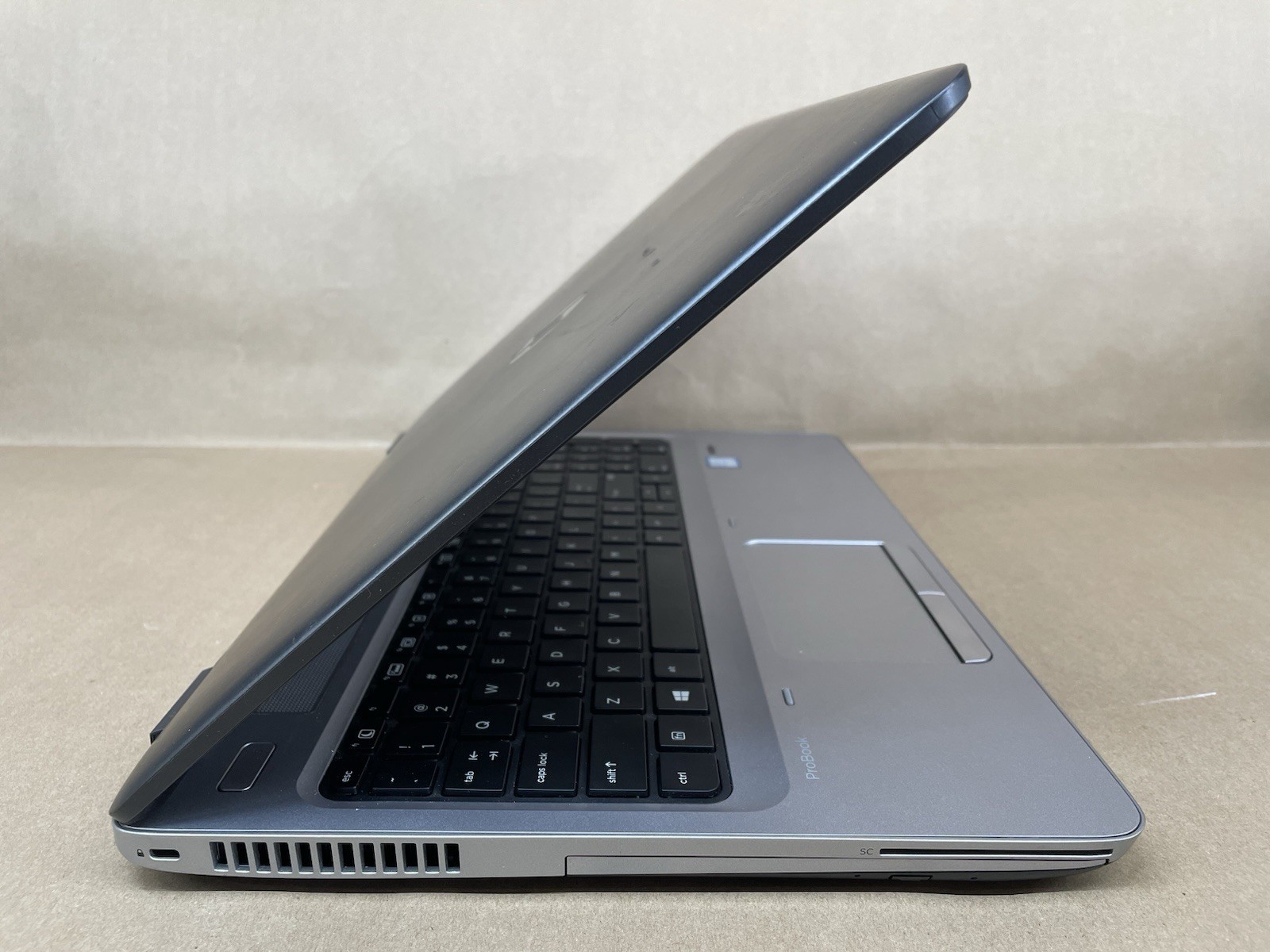 HP ProBook 650 G3 15.6″ i7-7820HQ@2.90GHz No RAM No HDD No OS *READ*