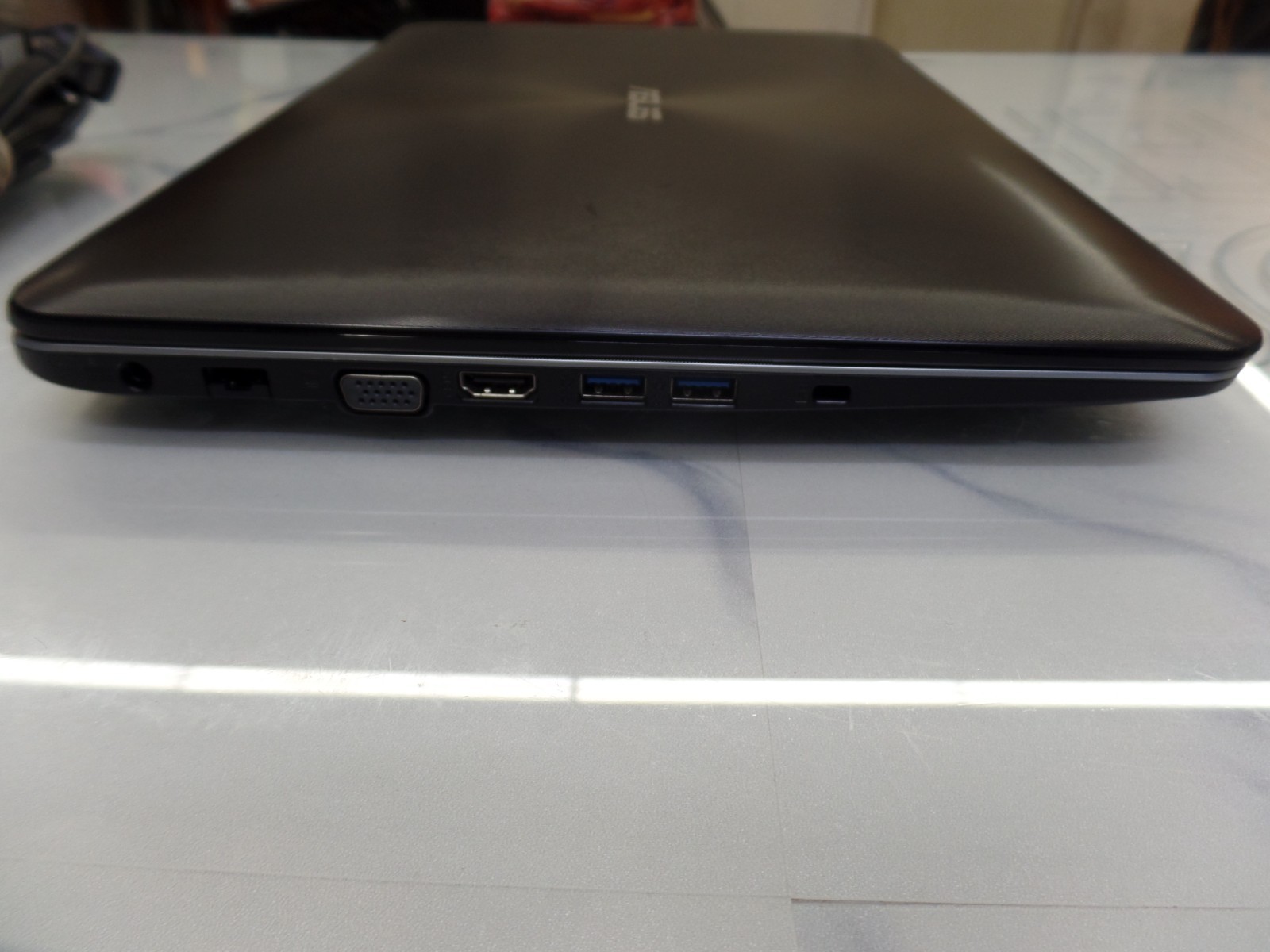 15.6″ Asus VioBook R556LA-RH31(WX) 1.70Ghz i3-4005u 4GB 500GB Win10 DVD Exc Cond