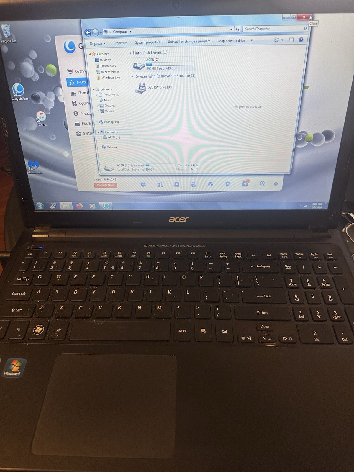 Acer Aspire E5-571 Series Model i5 Laptop