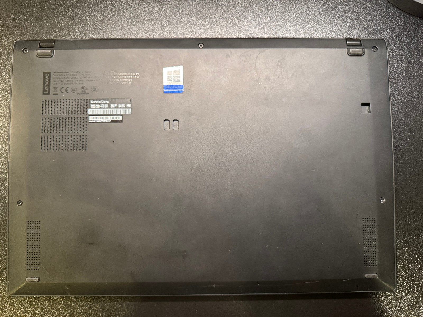 Lenovo ThinkPad X1 Carbon 7th Gen Intel i7-8665U 16GB RAM NO SSD/OS – PLS READ!!