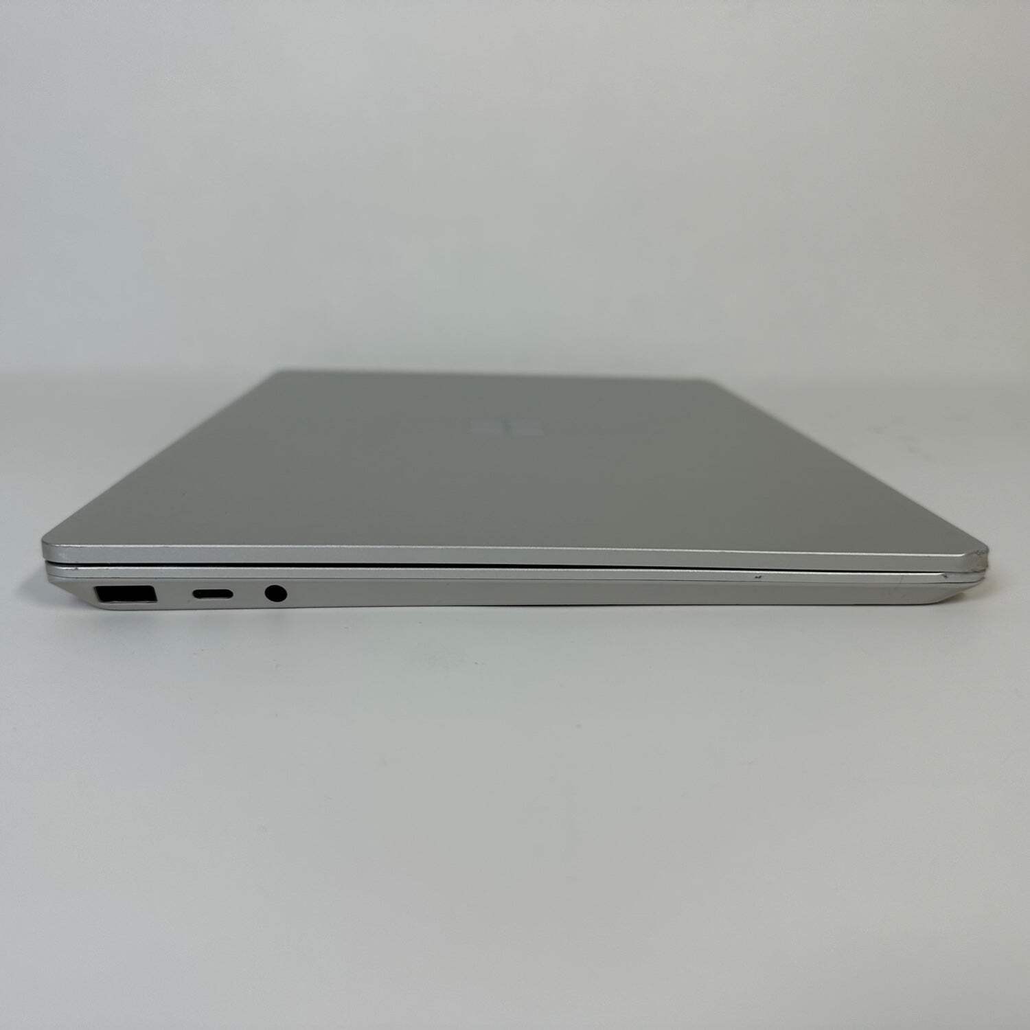 Microsoft Surface Laptop Go 1 1943 12.4″ i5-1035G1 1.0GHz 4GB RAM 64GB SSD