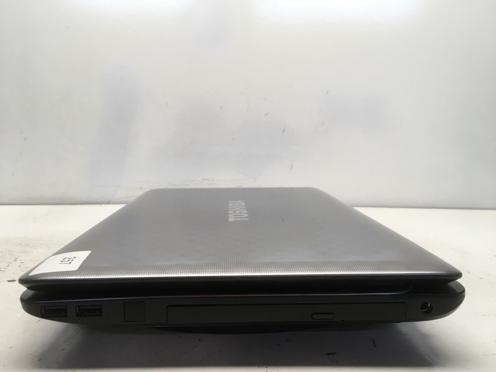 Toshiba Satellite L755-S5306 Intel i3-2330M 2.2GHz 4 GB NO HDD NO BATT