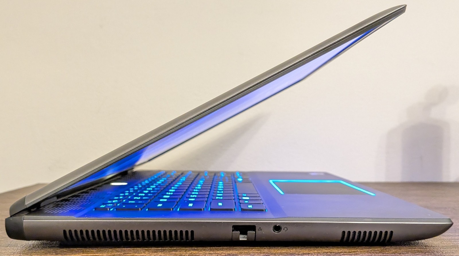Alienware m16 R2 16” QHD+ 240Hz (Core Ultra 7 155H, 16GB/1TB, RTX 4070) Laptop