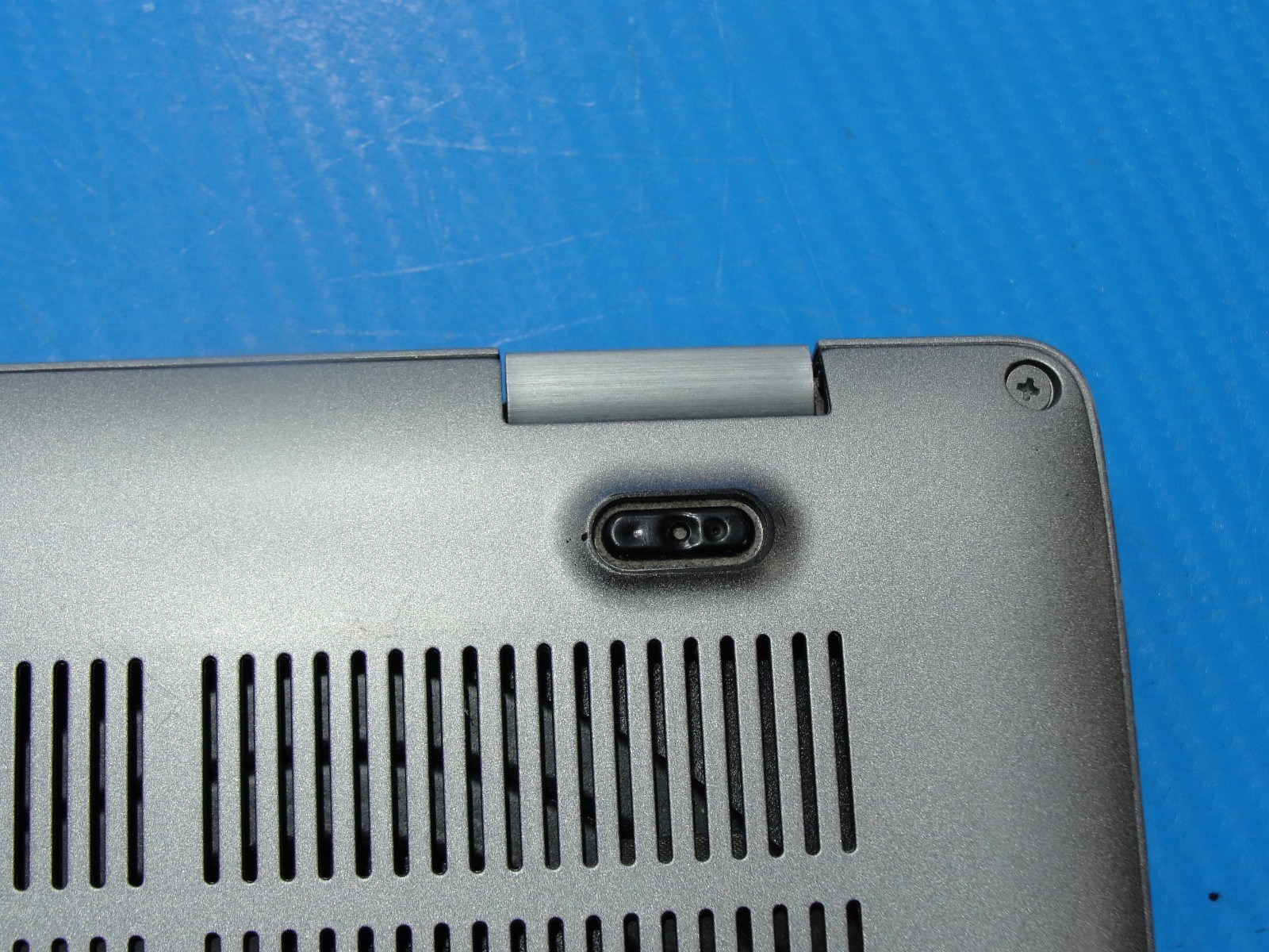 Dell Latitude 5410 14” FHD Intel Core i5-10310U 1.7GHz 8GB 256GB SSD+Charger