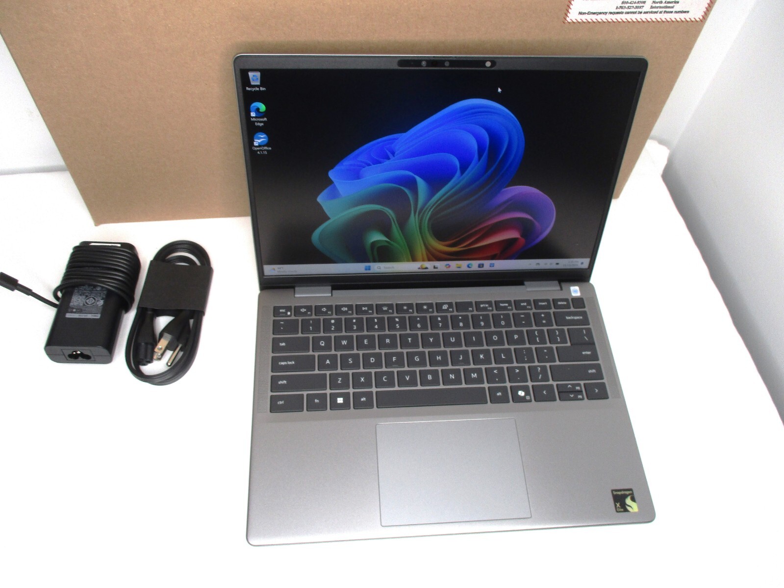 Dell Latitude 7455 Laptop 14″ QHD+ TouchScreen Snapdragon X Elite 32GB RAM 512GB