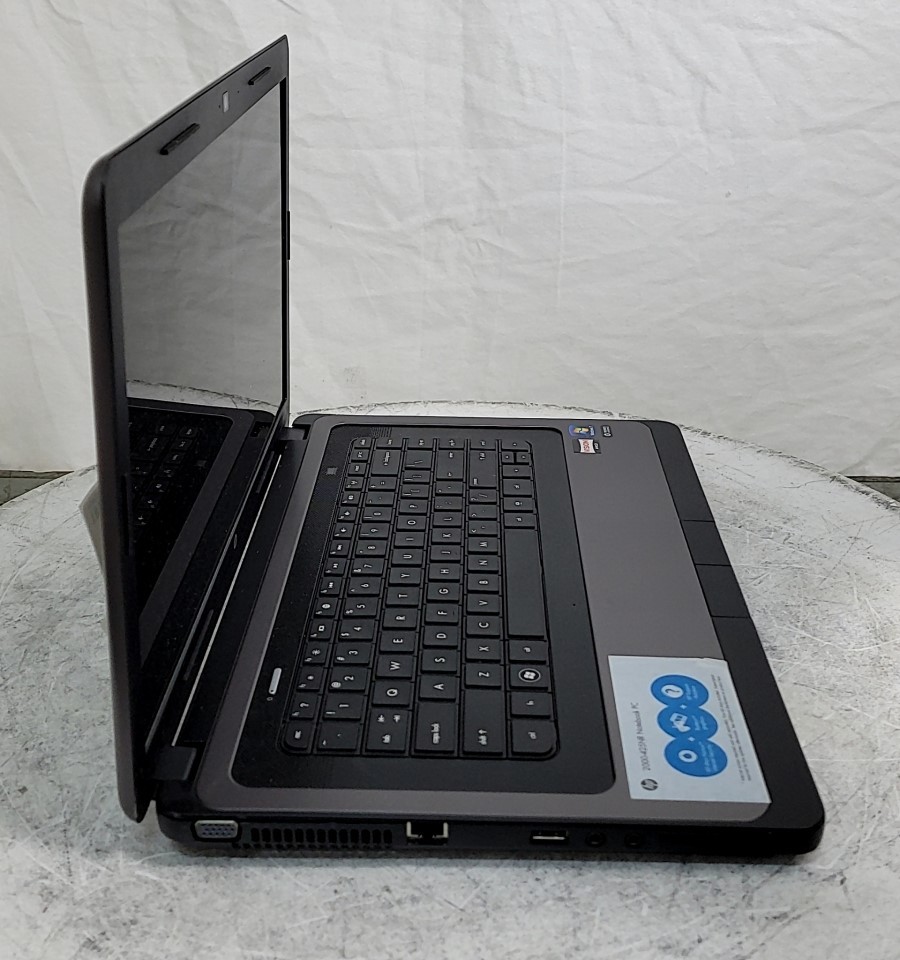 HP 2000-425NR Notebook PC A7A79UA-ABA Laptop AMD E-300 APU 2GB 320GB SEE NOTES