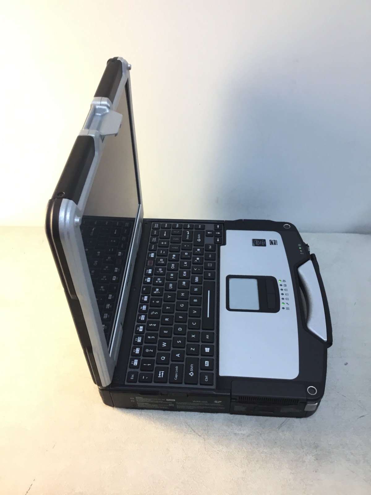 Panasonic ToughBook CF-31, i5-5300U CPU 2.30Ghz, 16.GB RAM, 256 SATA AHCI