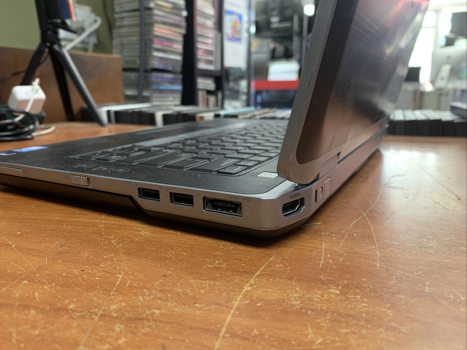 Dell Latitude E6430 Laptop i5-3320 2.60 GHz 4 GB 750 GB 14″ NO WIFI WIN 7PRO