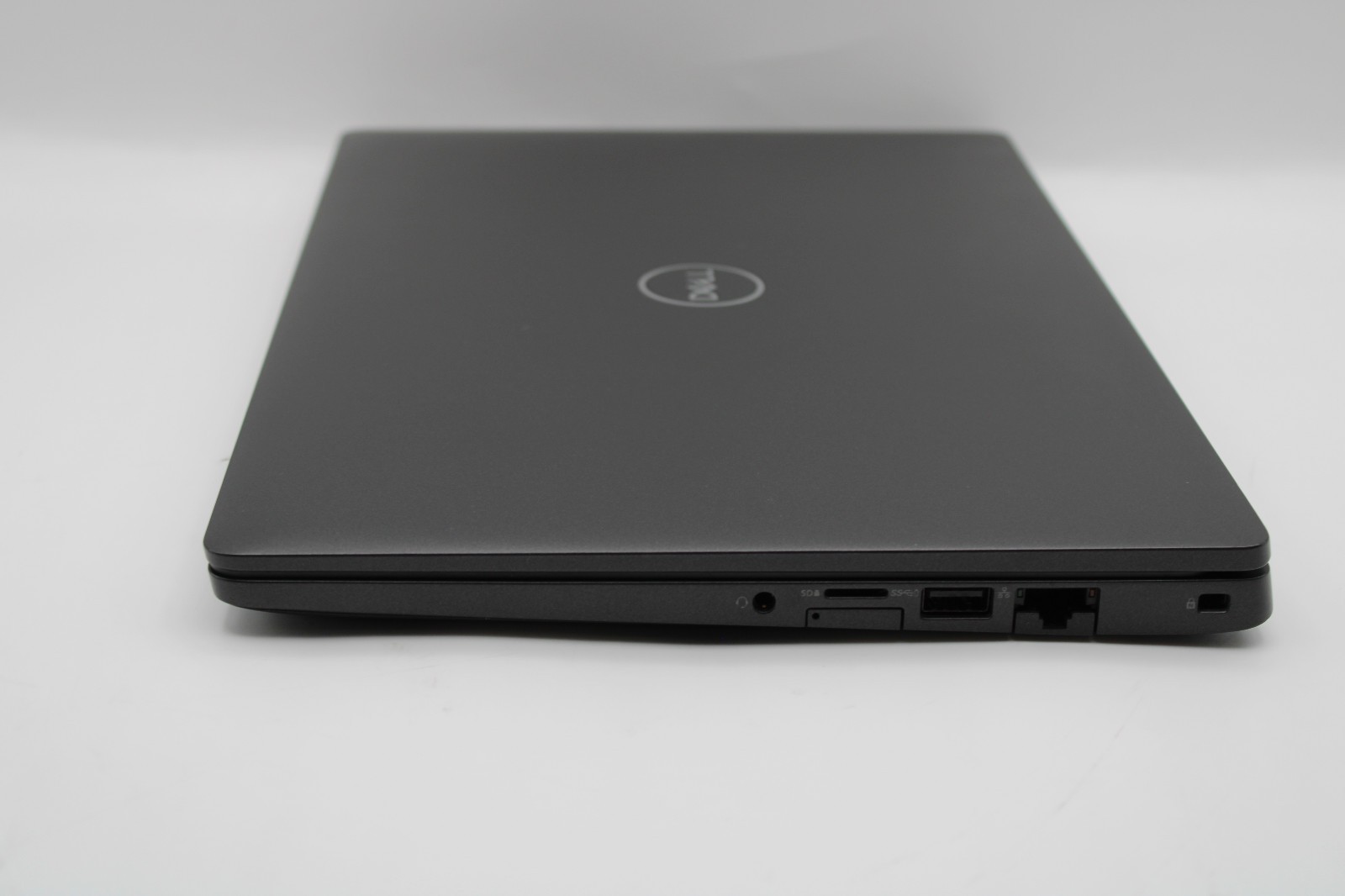 Dell Latitude 5300 i5-8365U @ 1.6 GHz 8GB RAM 256GB SSD No OS