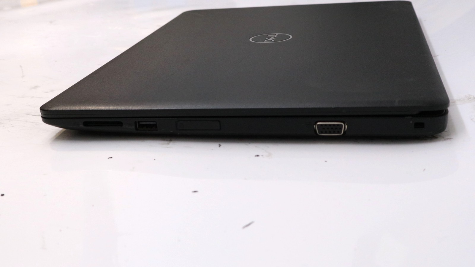 Dell Latitude 3490 14″ i5-7200u 8GB 128GB – Fair READ DESC