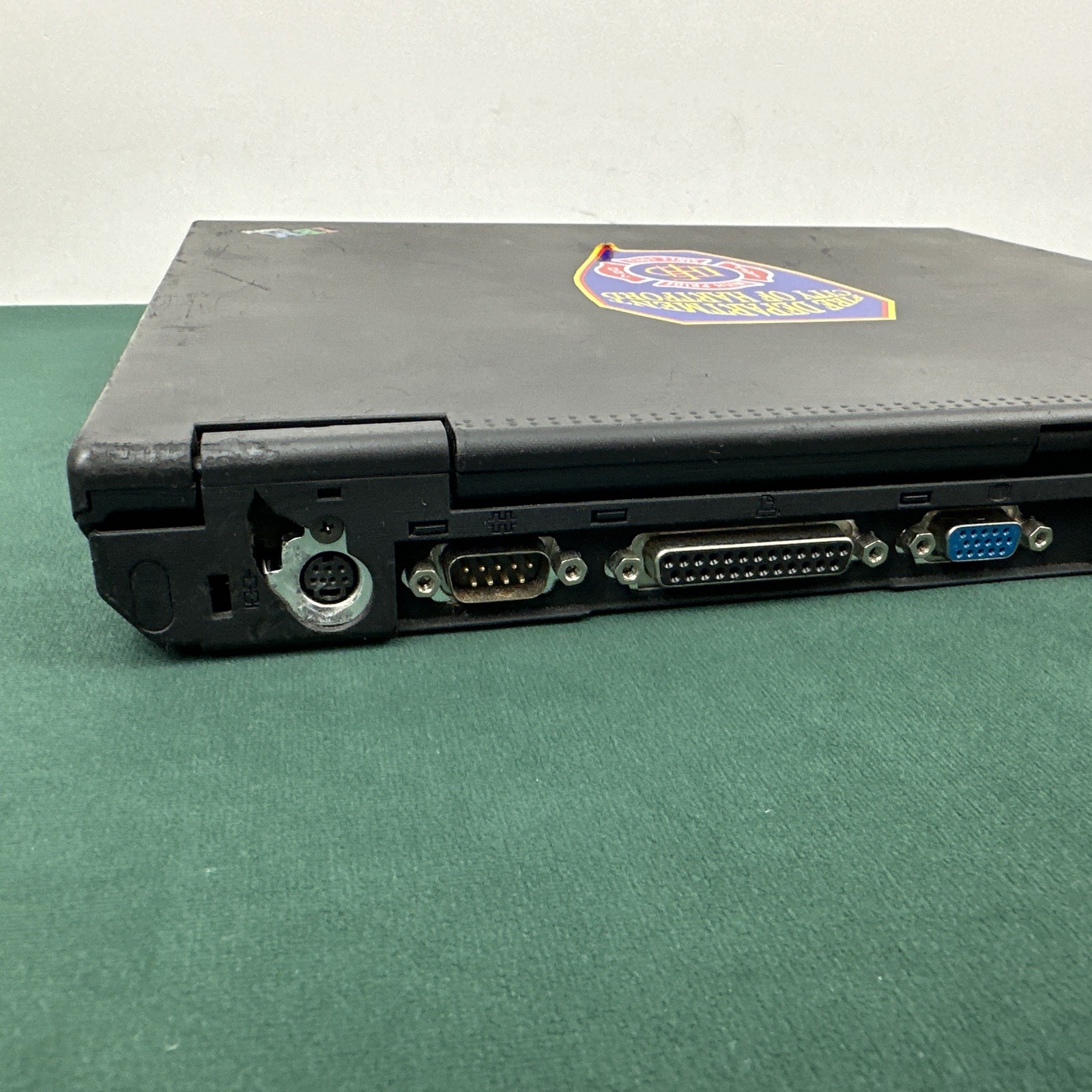 IBM ThinkPad T22 Laptop Type 2647 Vintage Windows 98/2000 Parts Repair As Is