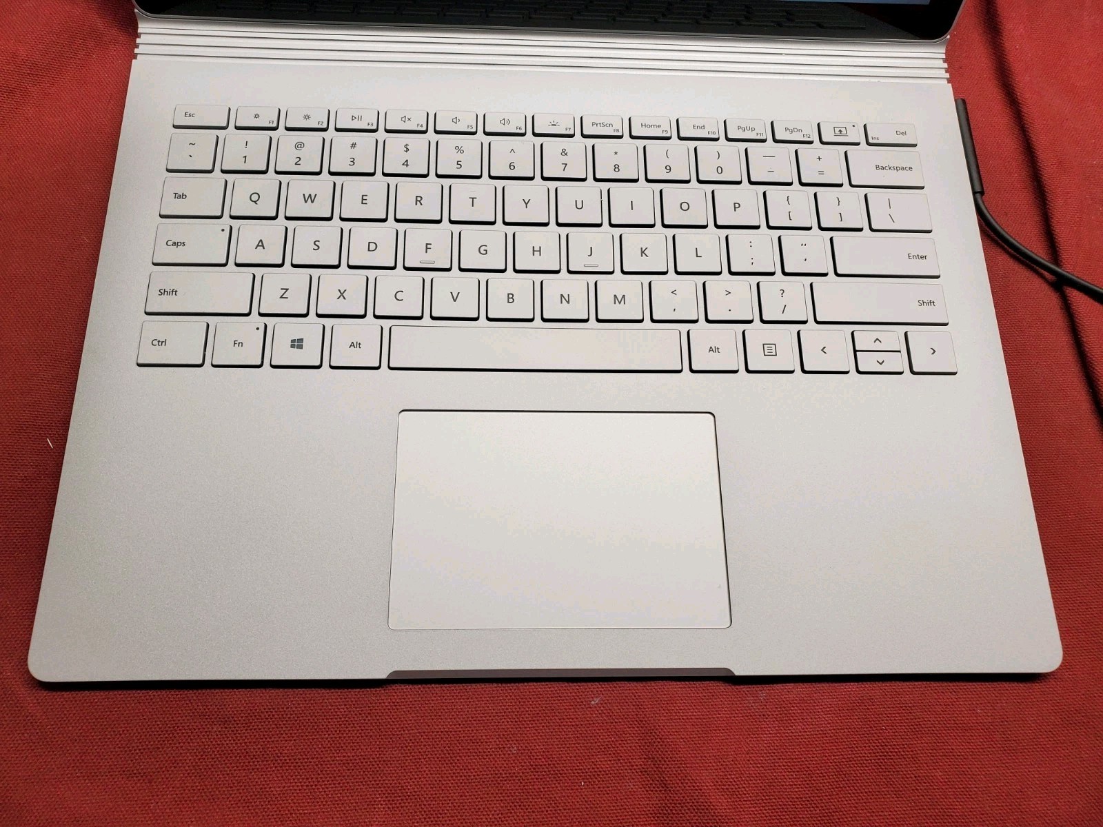 Microsoft Surface Book 2 13.5″ i5 8350U 1.70GHz/ 8GB / 256GB SSD #2935
