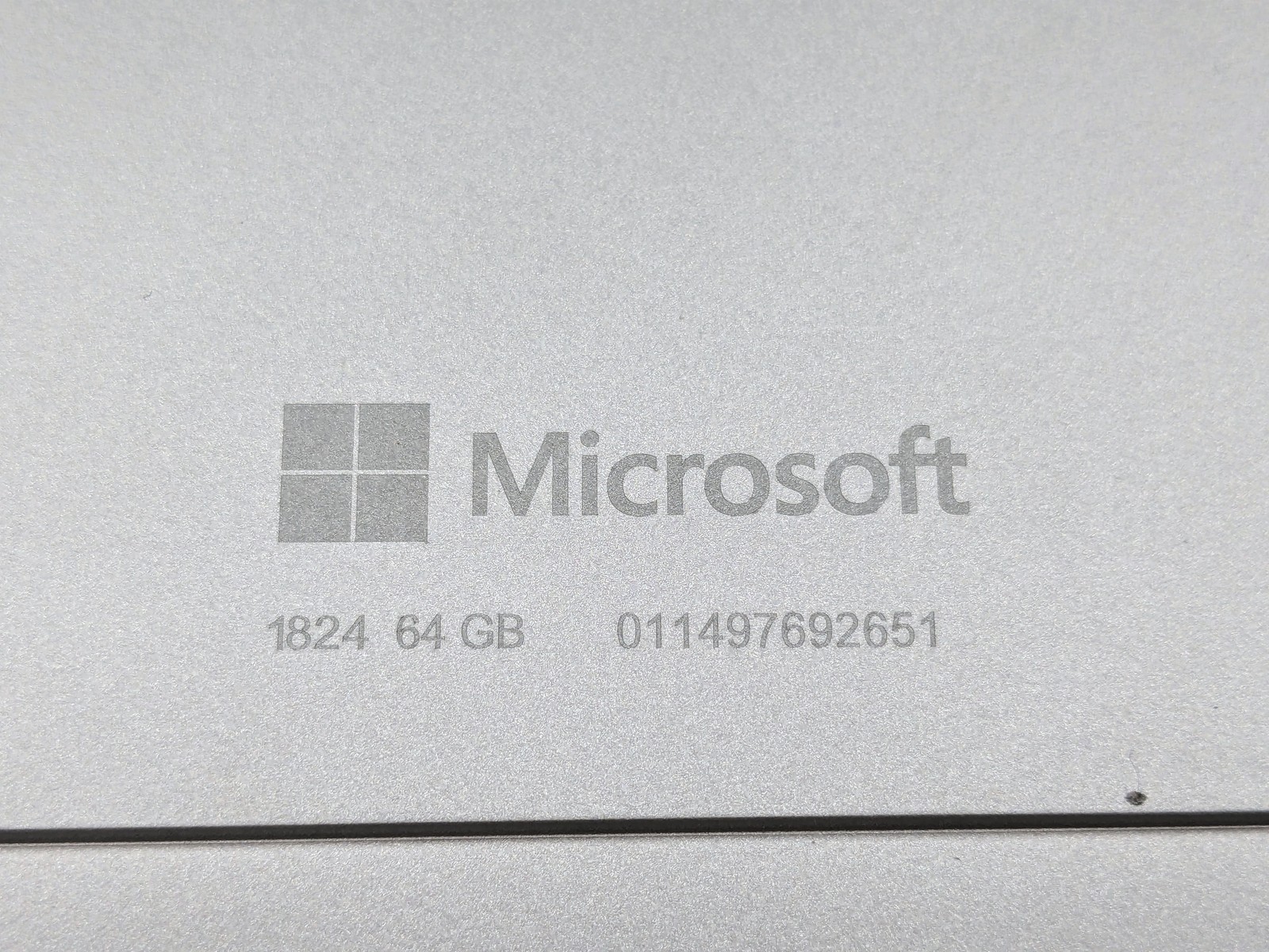 Microsoft Surface Go 1824 10.6 1800 x 1200 Touch PENTIUM 4415Y 4GB W10P *READ*