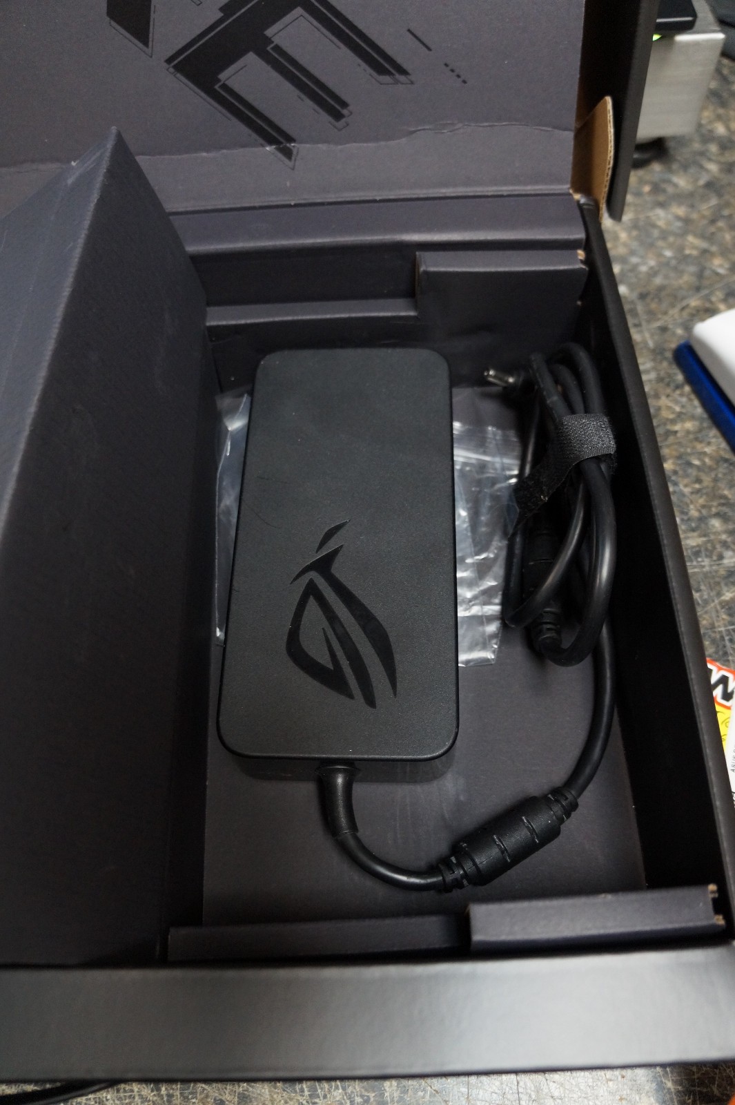 ASUS ROG Strix ADVANTAGE ED. G513QY 5900HX 16 GB RAM, 512 GB SSD – (5RIE26CB)