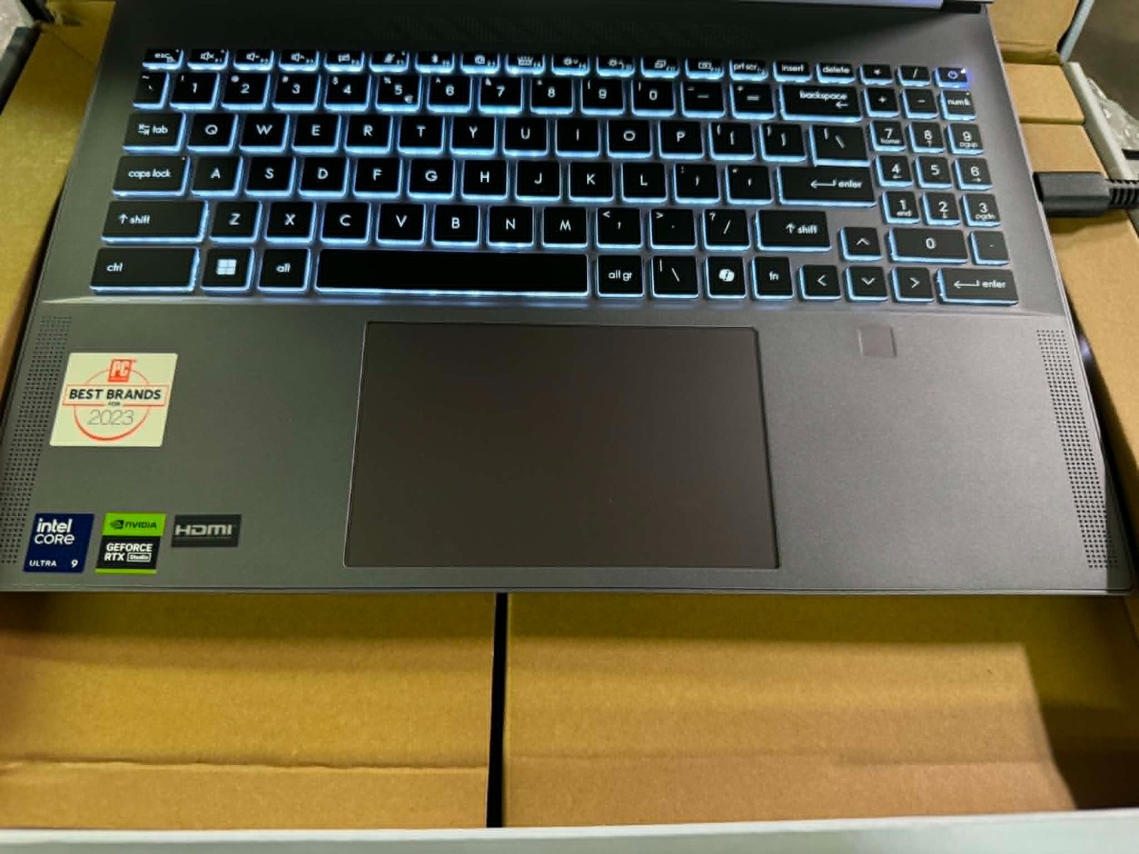 MSI Creator 16 AI Studio A1VHG 16.0″UHD+ Core Ultra 9 185H 64GB 1TB RTX 4080