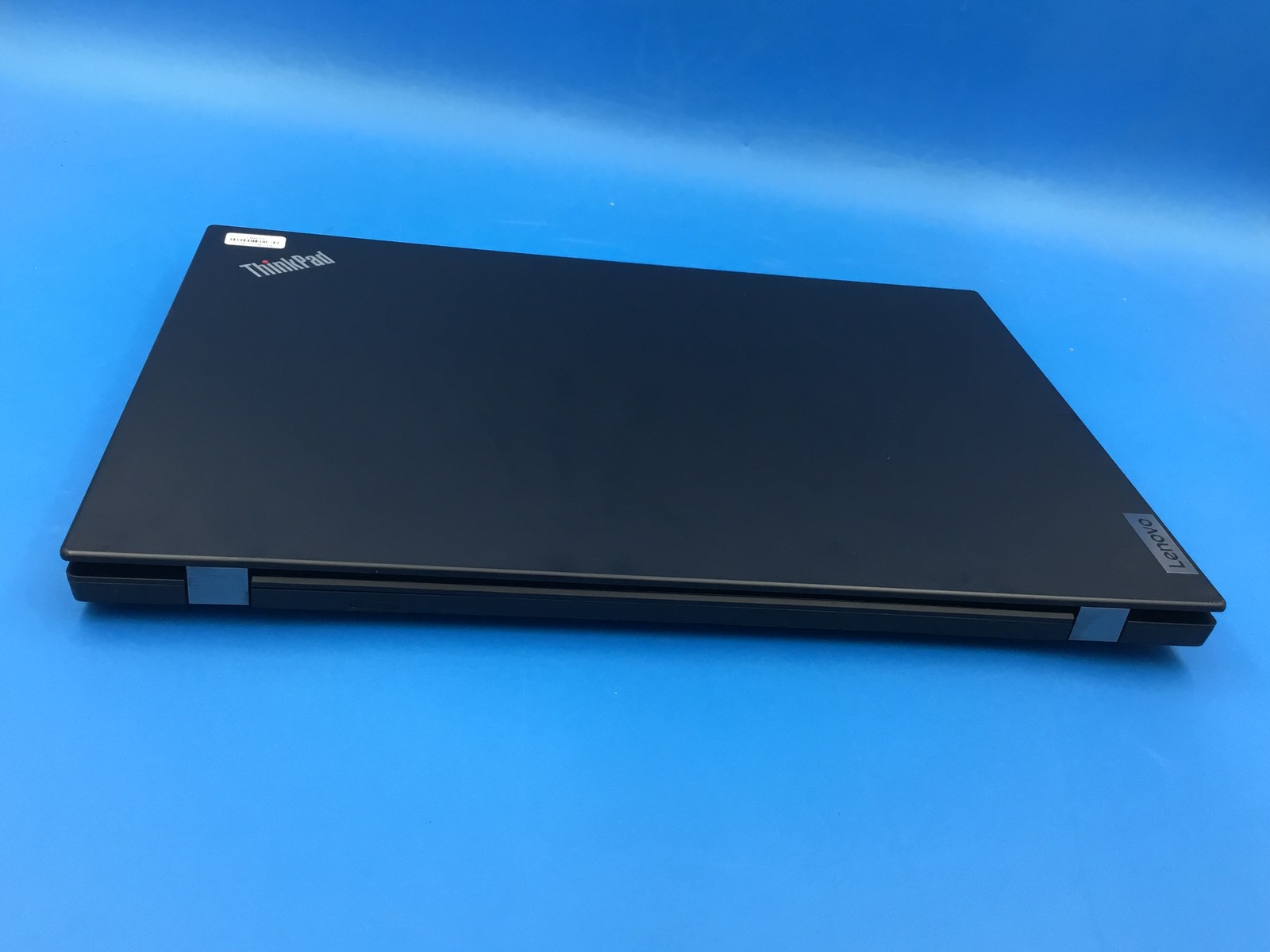 LENOVO THINKPAD T15p GEN 2 15.6″ i7-11800h@2.30 8GB RAM 256SSD BKLIT BT CAM FHD