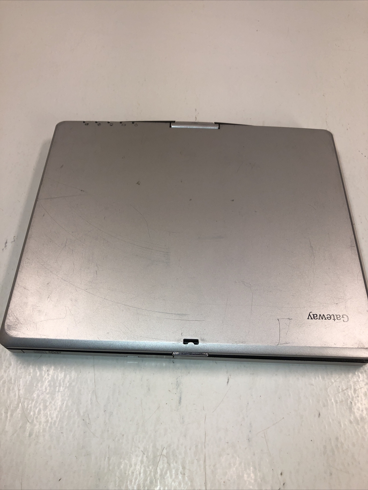 Gateway M275 Folding Tablet Laptop Not Able To Test. – For Parts Only