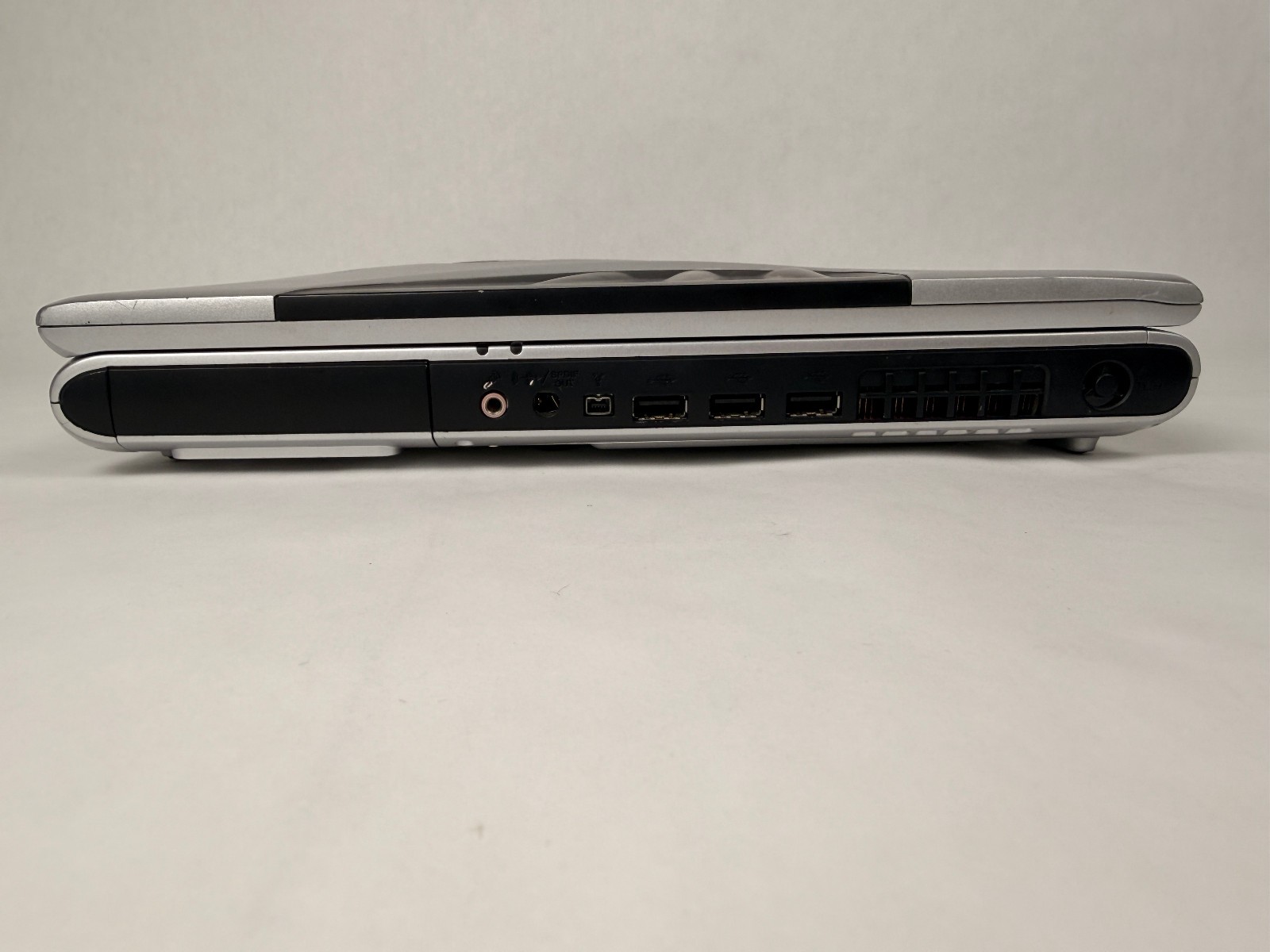 RARE 2004 Alienware Area 51m 766SN0 (Pentium 4, 1GB RAM, 80GB HDD, Win XP)